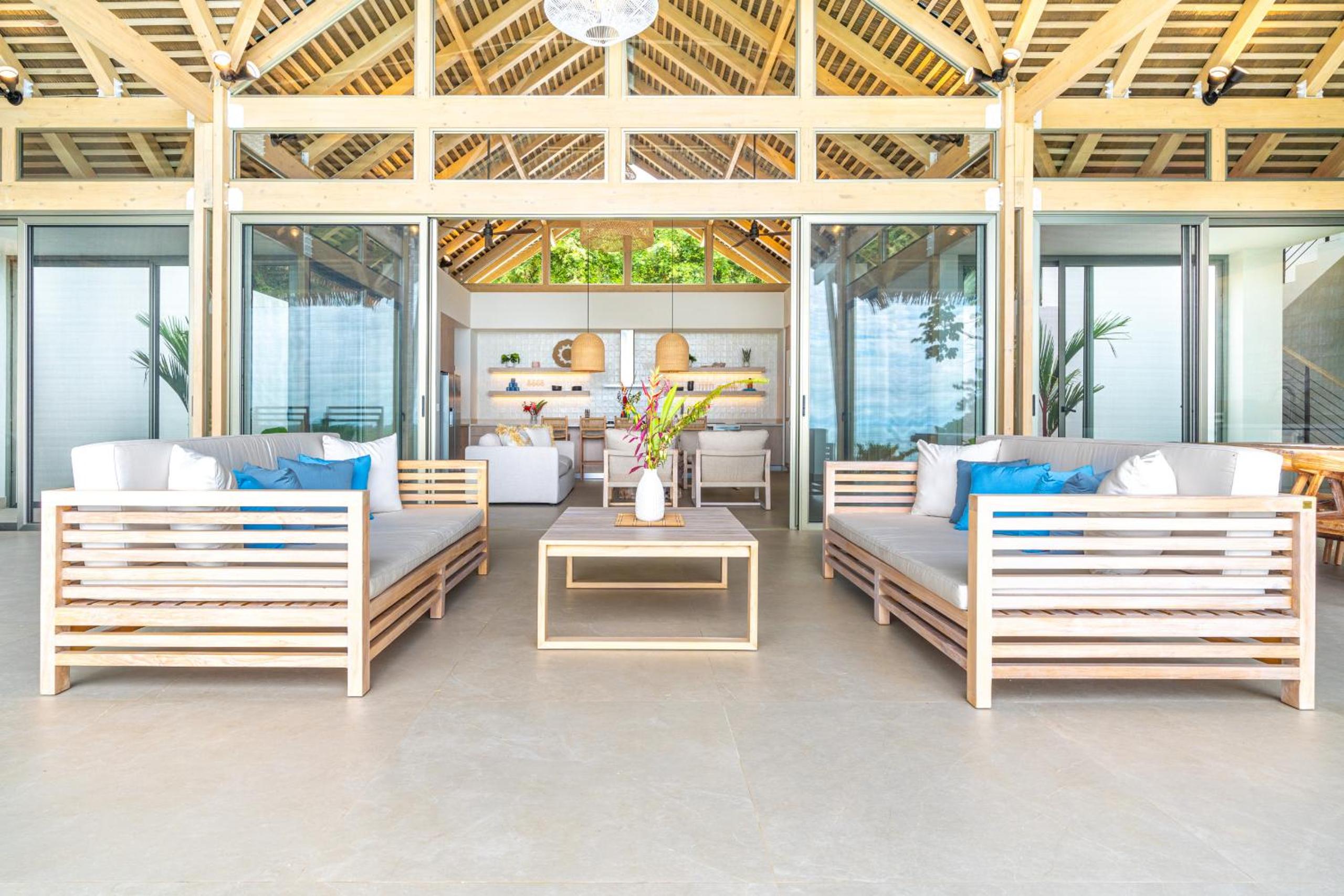Casa Frenchie & Villas Vista del Mar - by Pura Villas