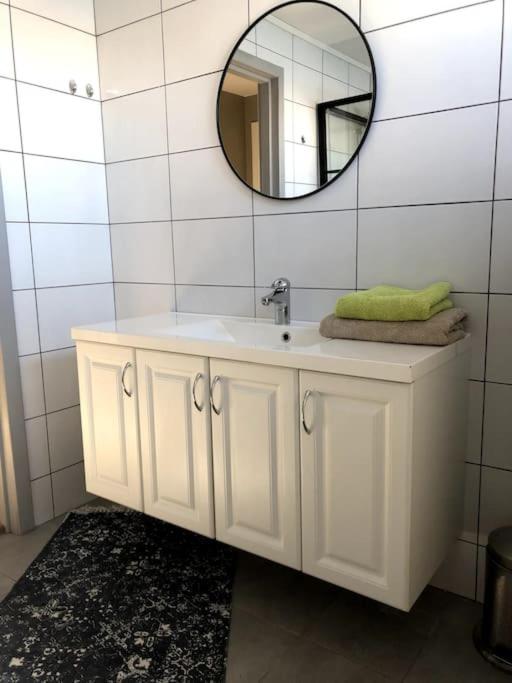 Villa Havgapet - Large Private Villa with HotTub Sea View Lofoten view 5