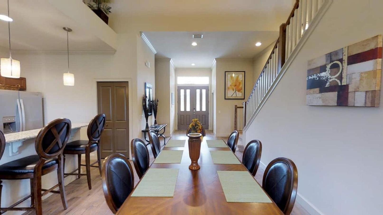 6 Bed, 4 Bath perfect for group or large family view 2