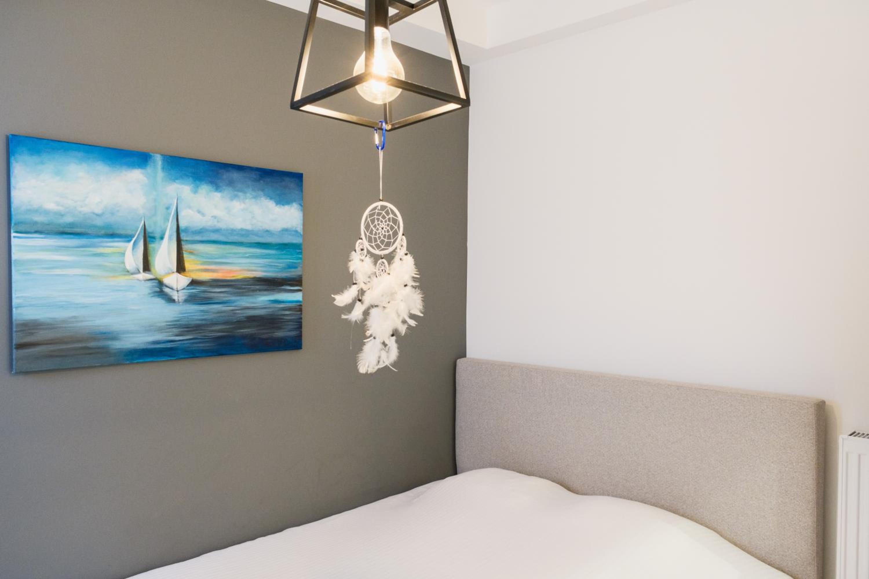 2 br cozy stylish apartment photo 2