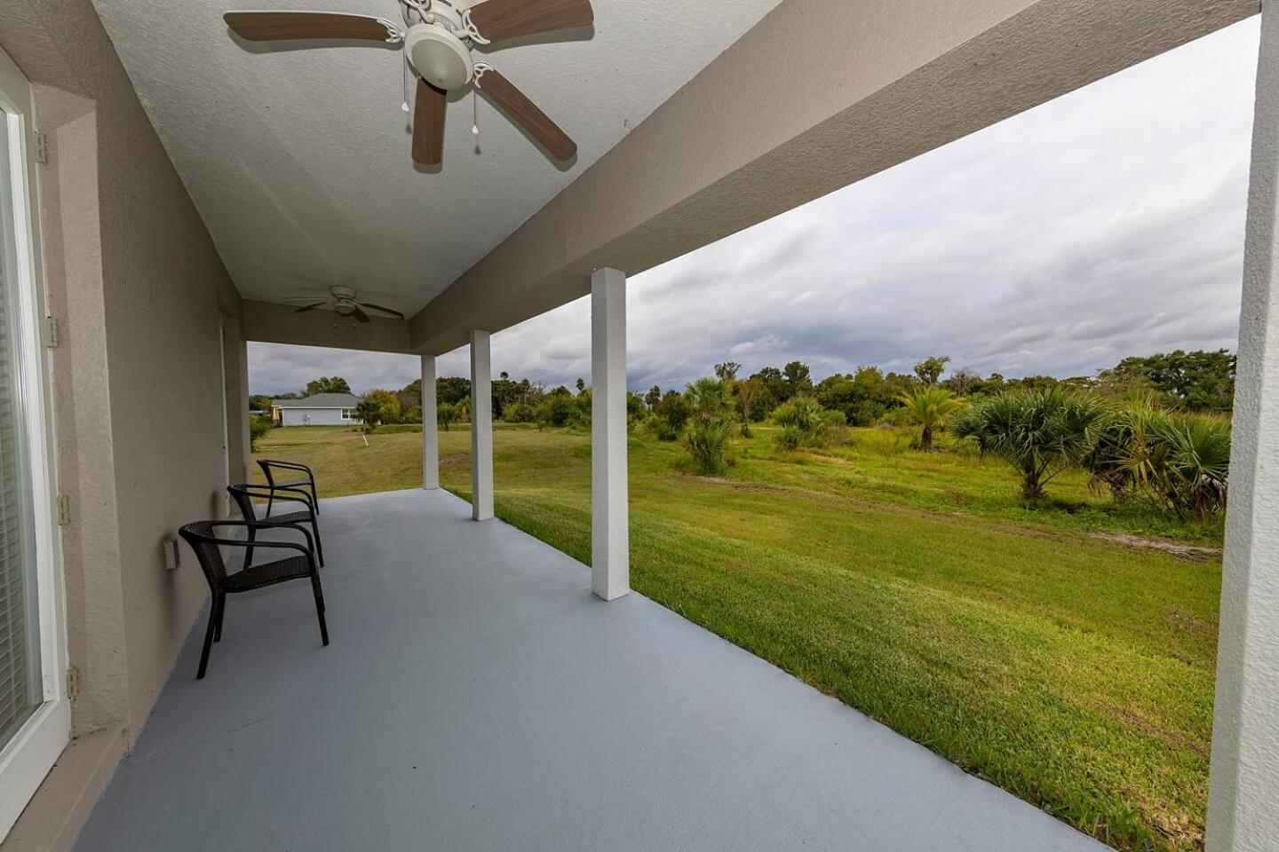 Beautiful Two-bed, 1 Bath Cottage Near Oviedo Lake view 3