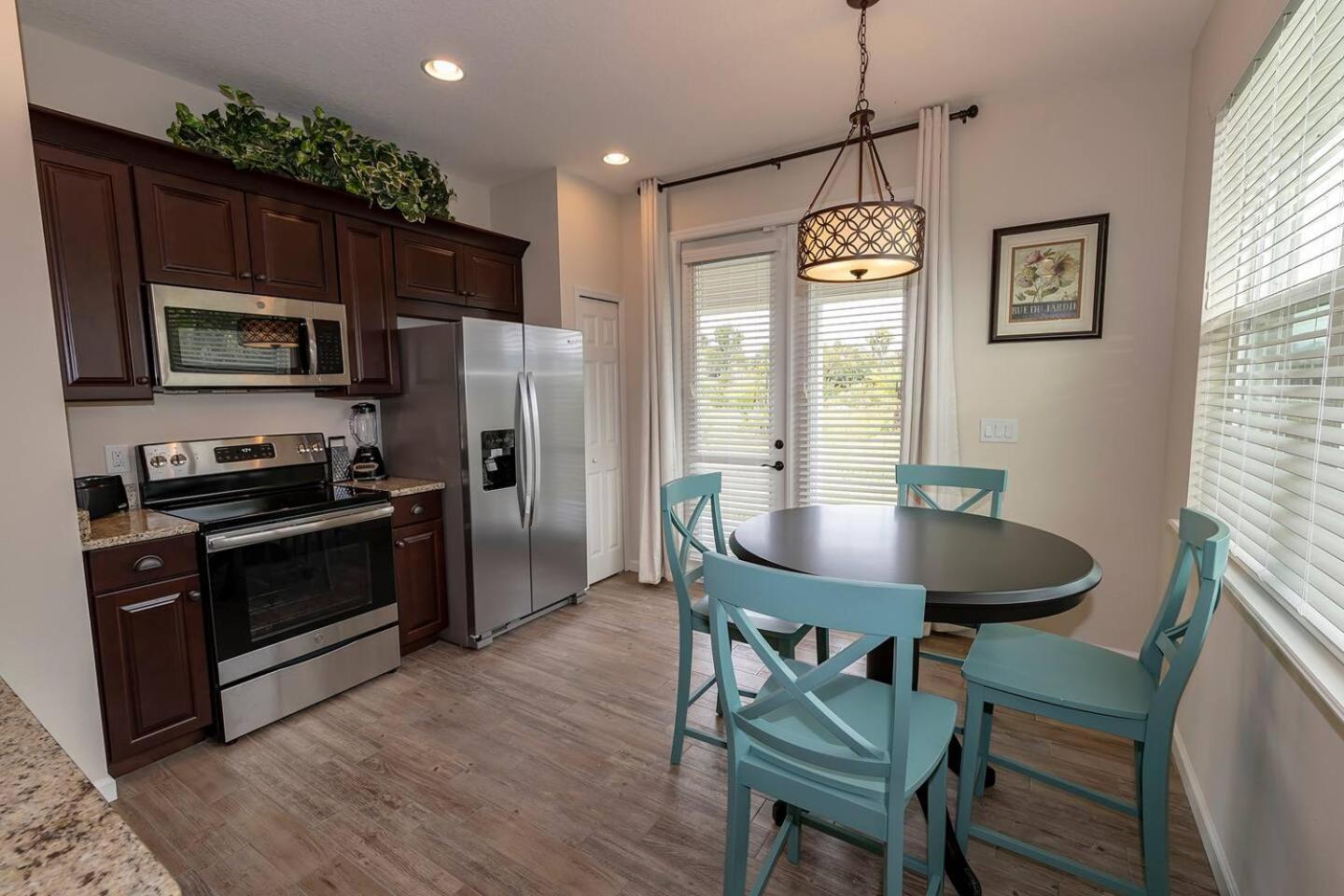 Beautiful Two-bed, 1 Bath Cottage Near Oviedo Lake view 5