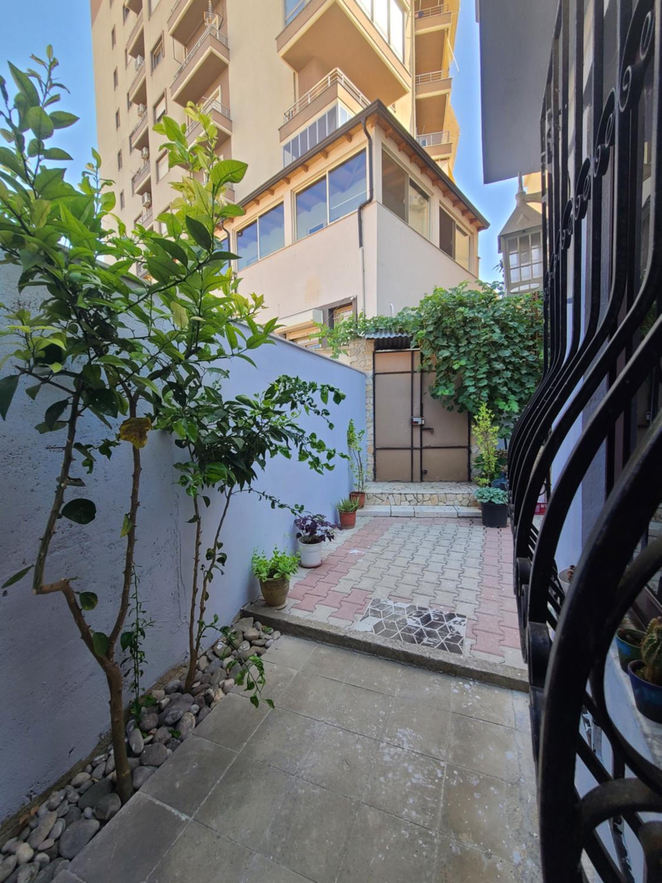 Guraziu Home