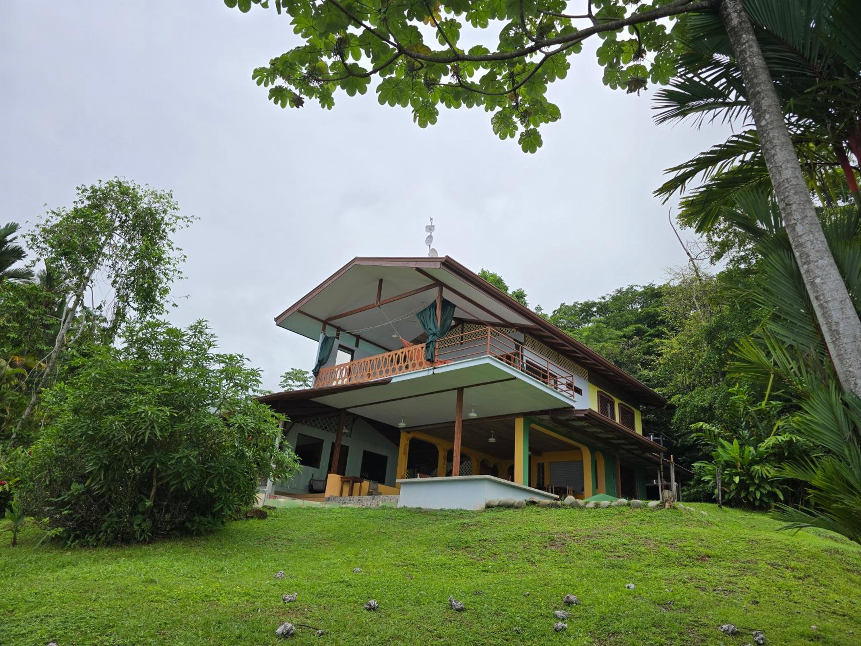 LiS house