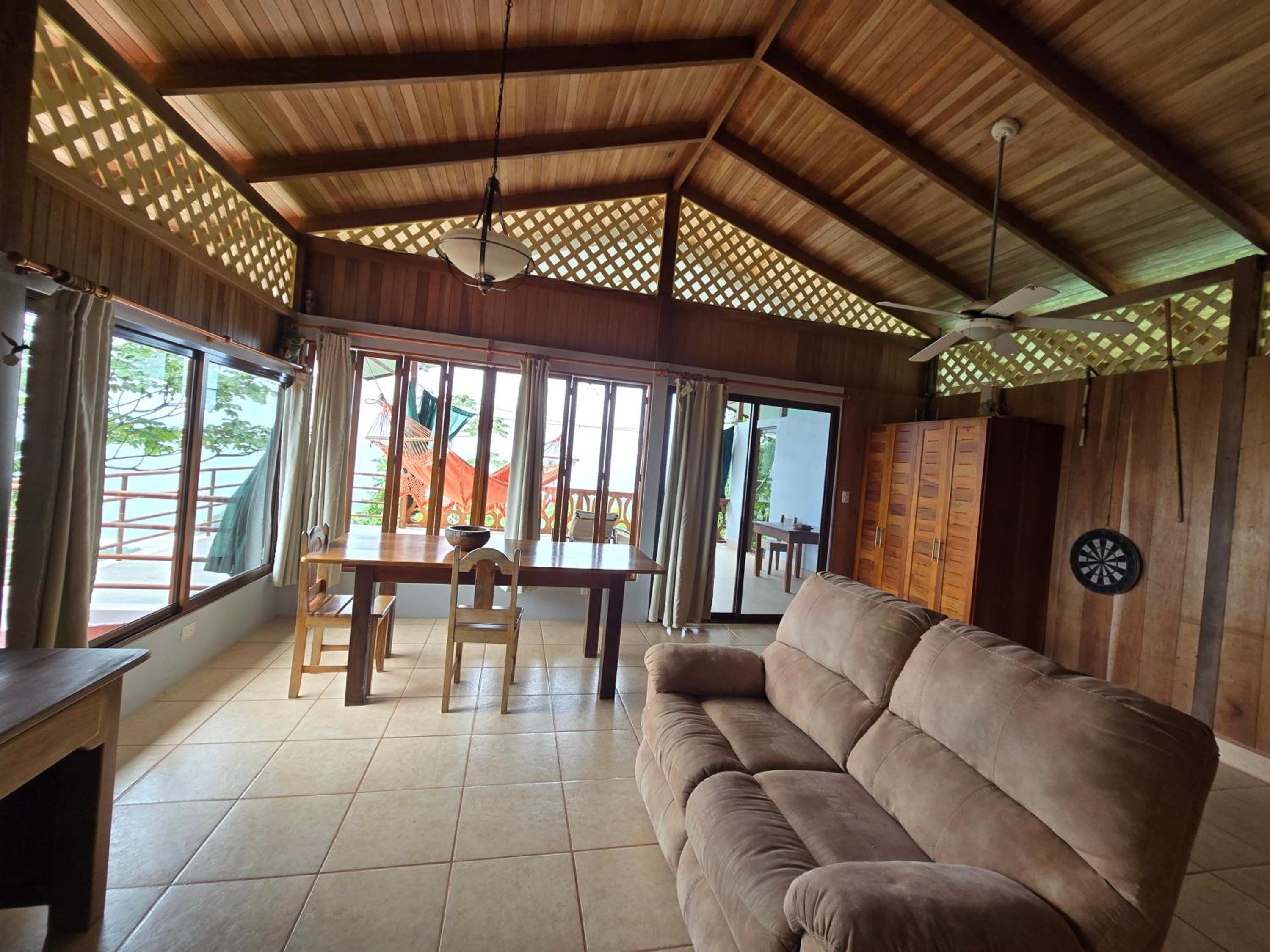 LiS house