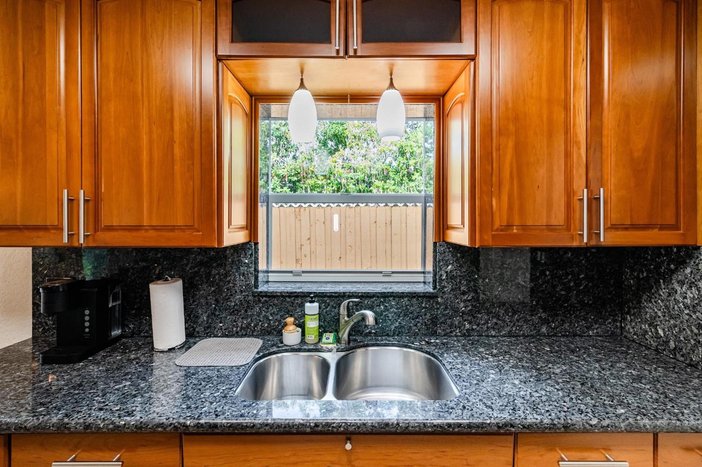 Charming 2BR Waterfront House view 5