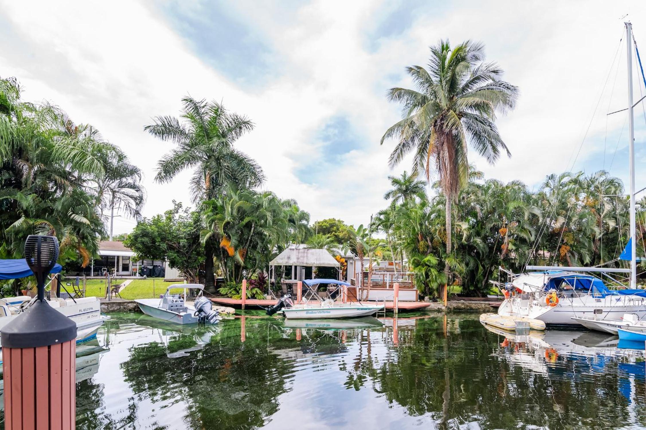 Charming 2BR Waterfront House view 4