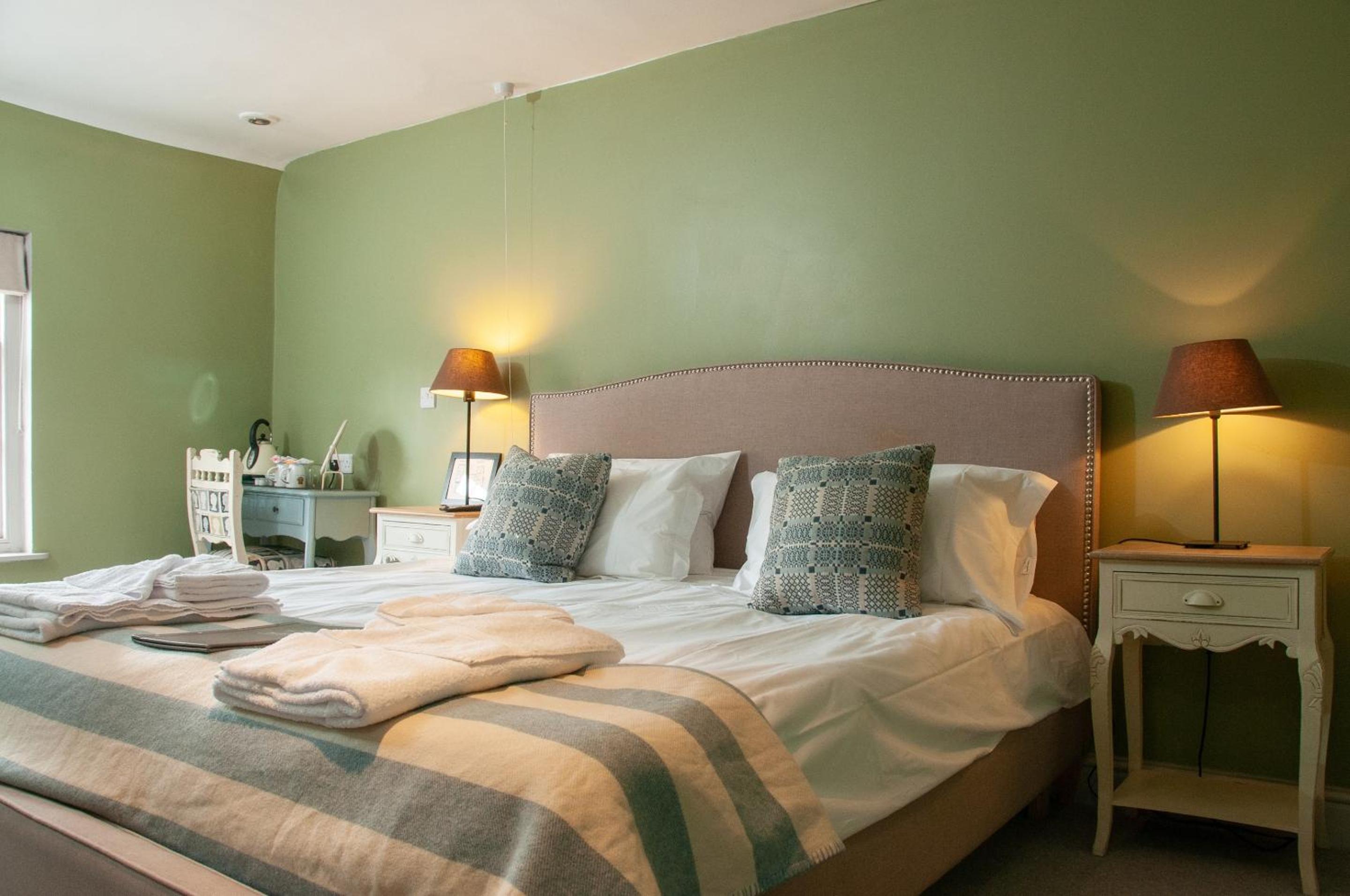 Fleur de Lys Inn, Cranborne