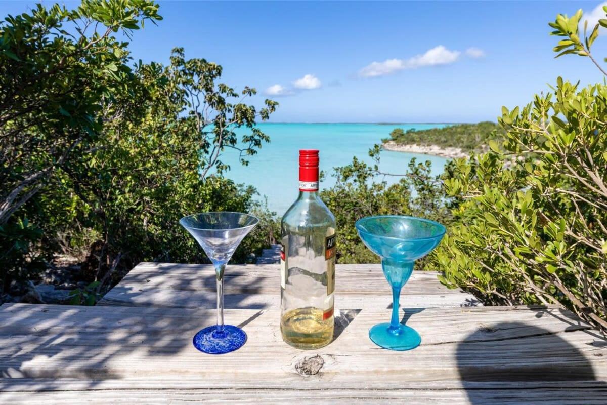 Secluded Escape, Ocean Views, Plunge Pool and Hot Tub, Overlooking Scenic Turquoise Waters