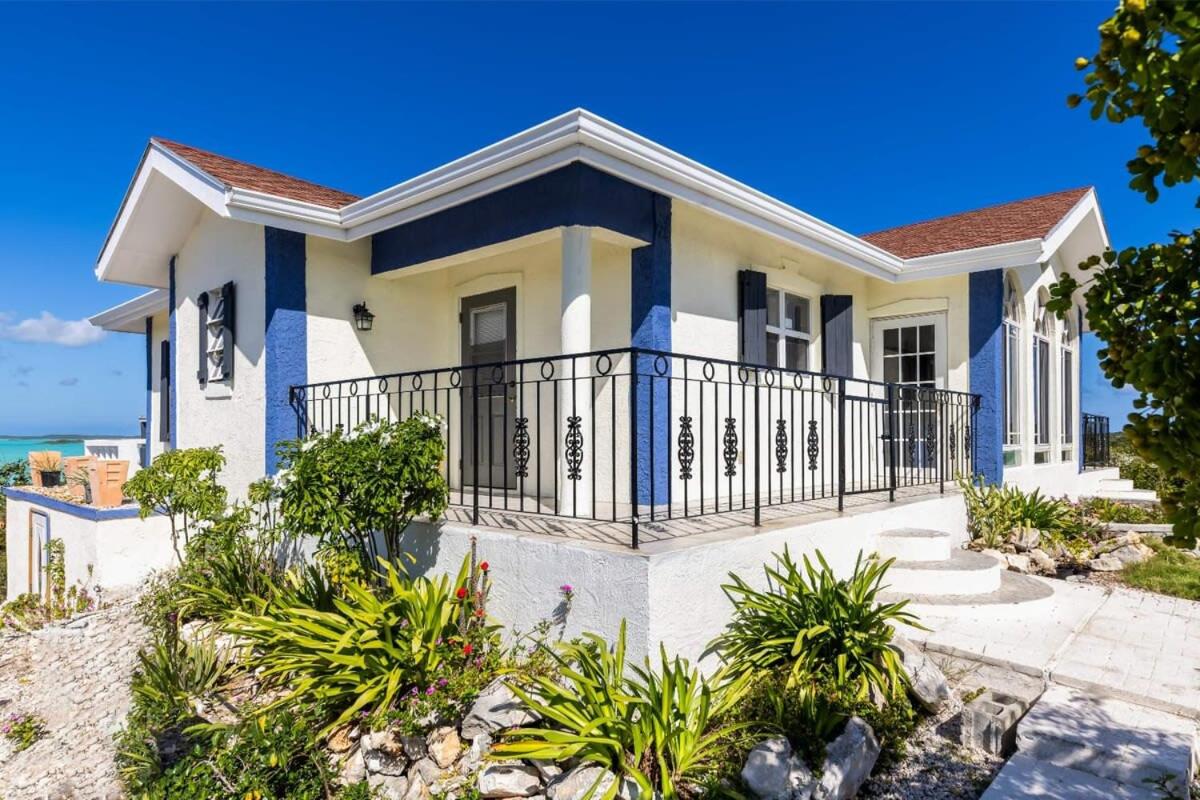 Secluded Escape, Ocean Views, Plunge Pool and Hot Tub, Overlooking Scenic Turquoise Waters