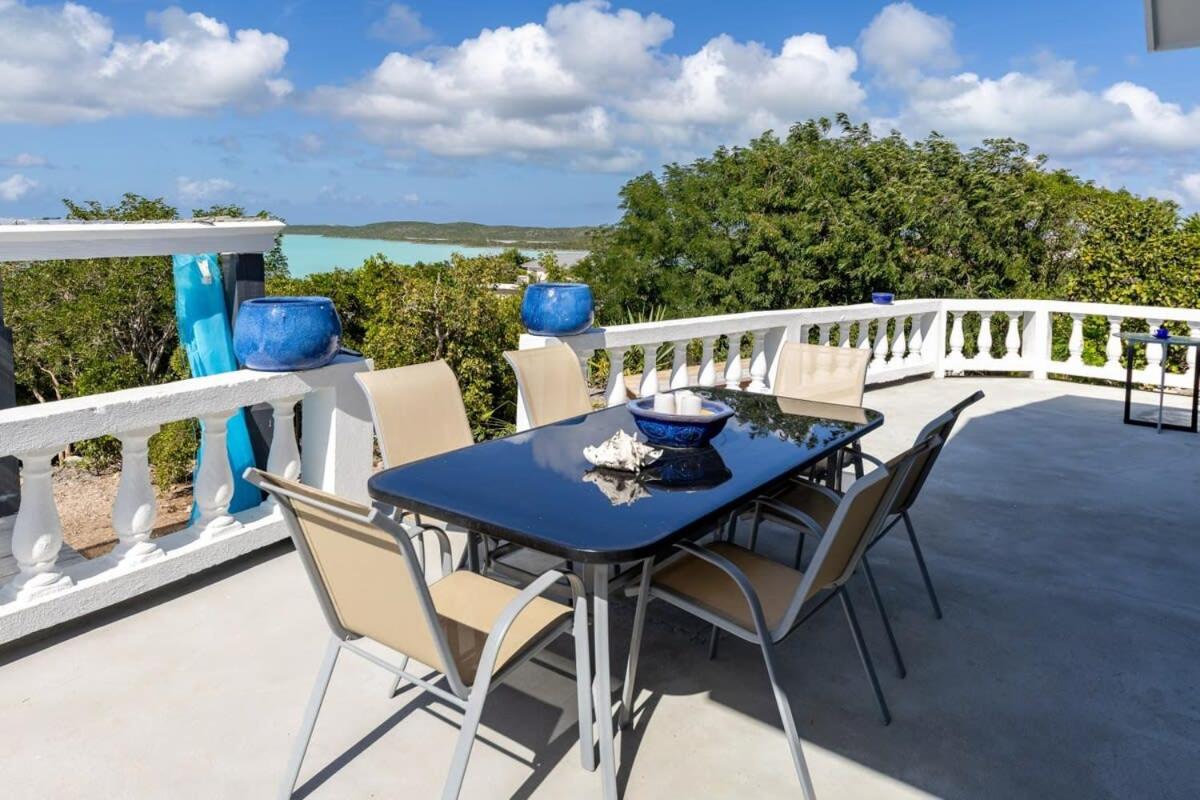 Secluded Escape, Ocean Views, Plunge Pool and Hot Tub, Overlooking Scenic Turquoise Waters