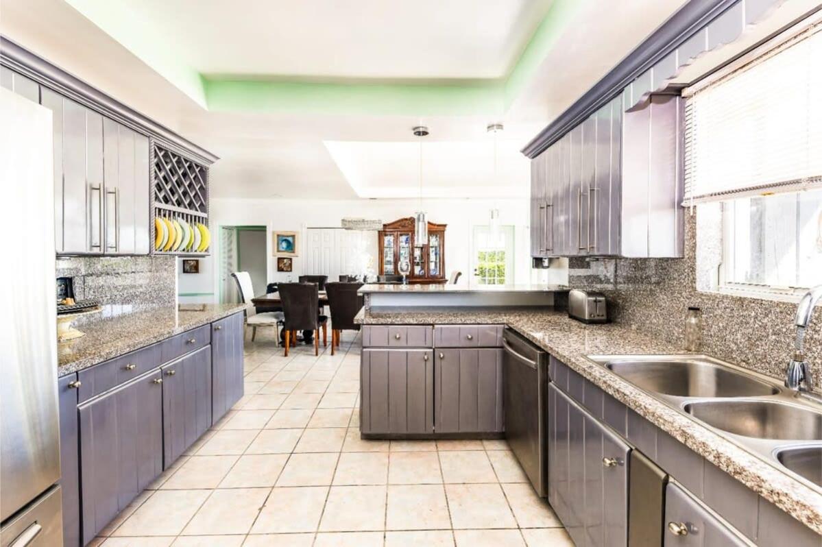 Secluded Escape, Ocean Views, Plunge Pool and Hot Tub, Overlooking Scenic Turquoise Waters