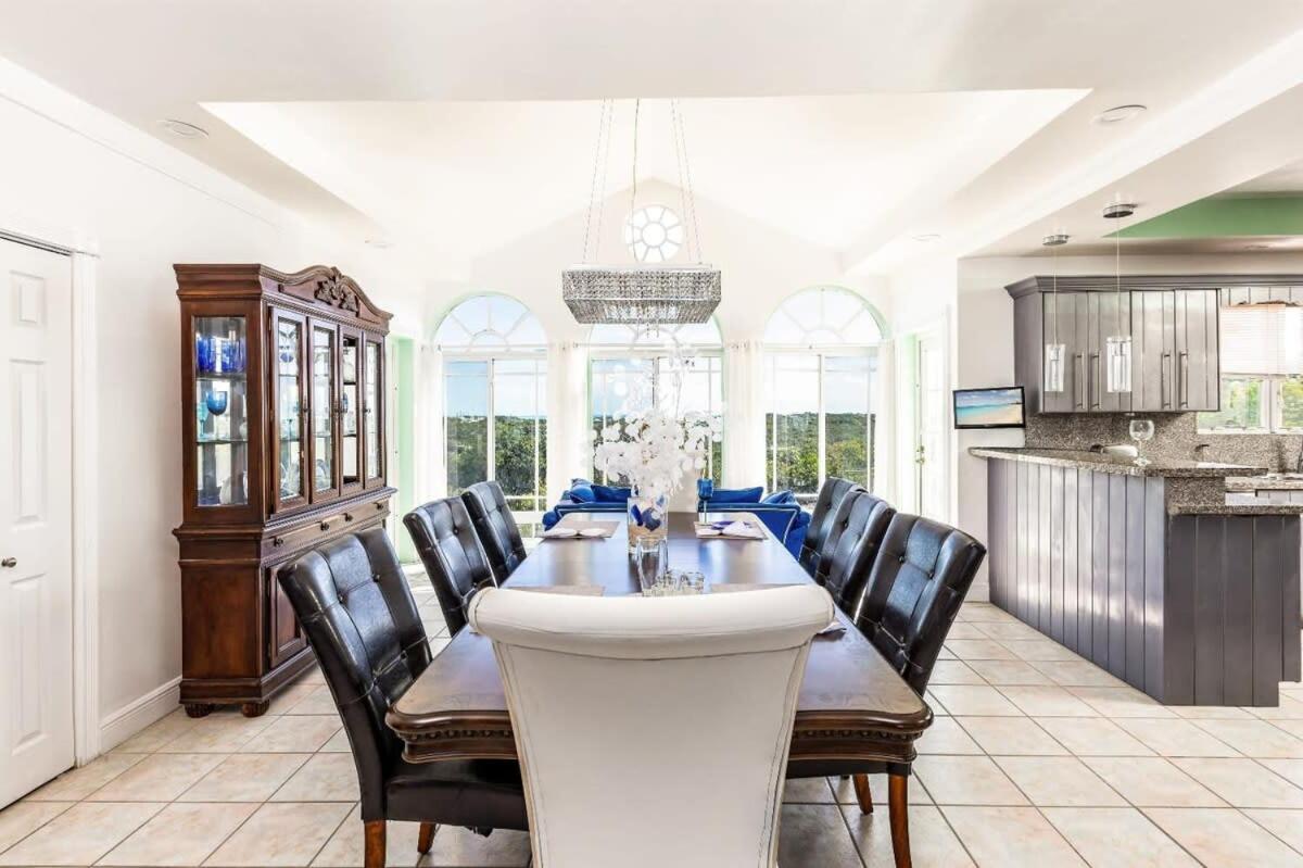 Secluded Escape, Ocean Views, Plunge Pool and Hot Tub, Overlooking Scenic Turquoise Waters