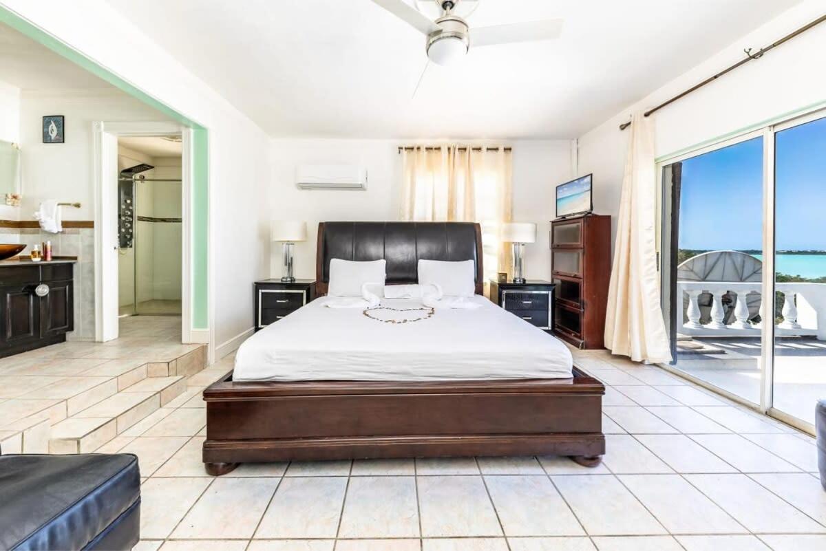 Secluded Escape, Ocean Views, Plunge Pool and Hot Tub, Overlooking Scenic Turquoise Waters