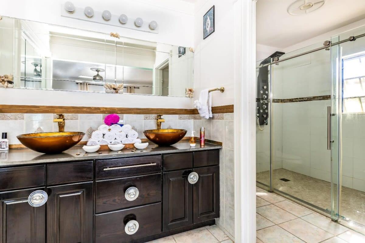 Secluded Escape, Ocean Views, Plunge Pool and Hot Tub, Overlooking Scenic Turquoise Waters