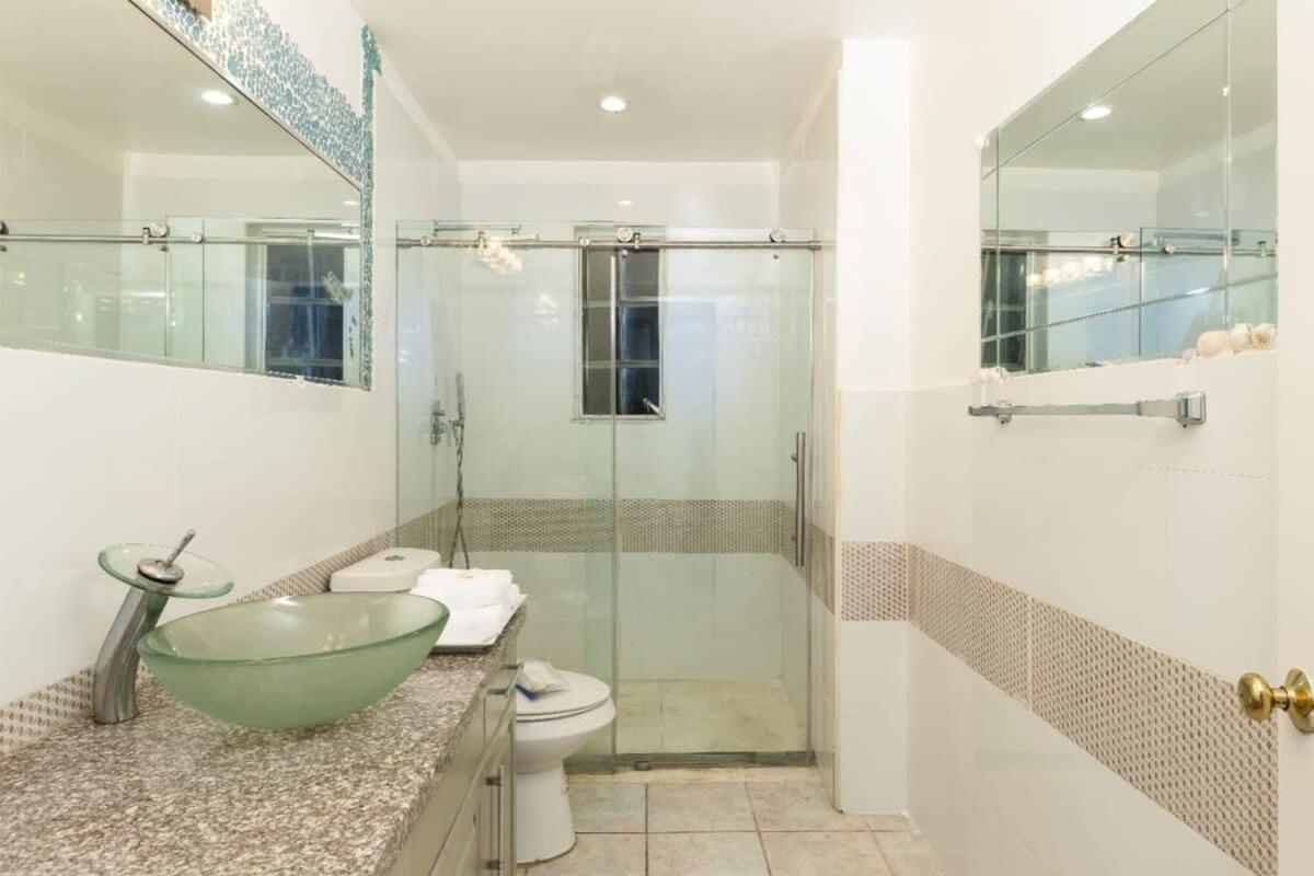Secluded Escape, Ocean Views, Plunge Pool and Hot Tub, Overlooking Scenic Turquoise Waters