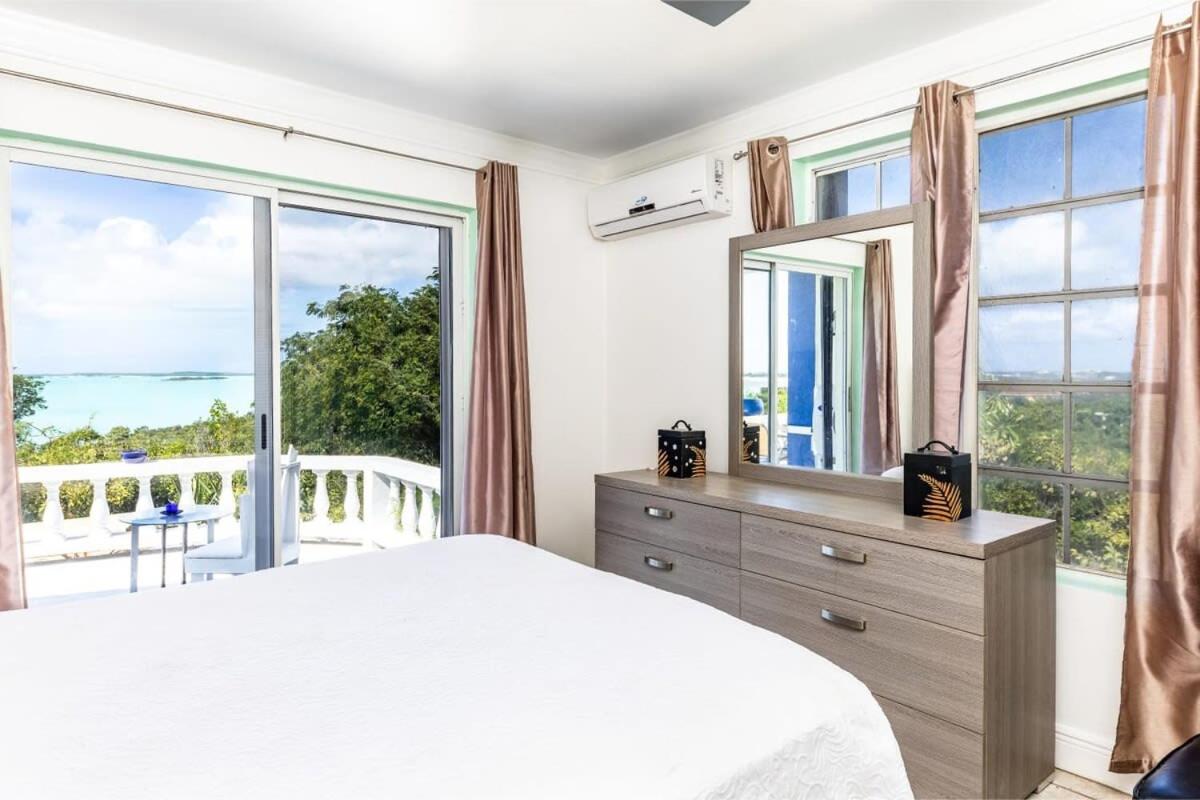 Secluded Escape, Ocean Views, Plunge Pool and Hot Tub, Overlooking Scenic Turquoise Waters