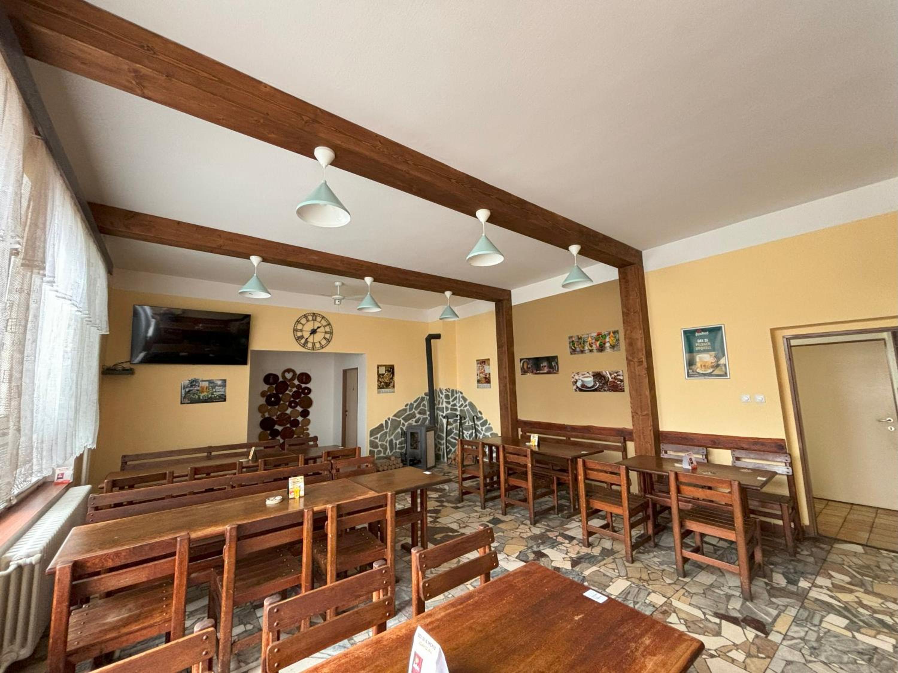 Restaurace a penzion U Jezírka