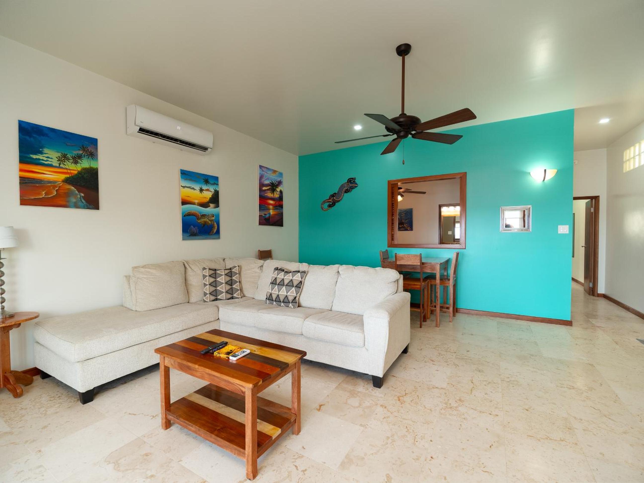 Residences at Barrier Reef 10-2B Oceanfront 2 BR by Stay Floreo