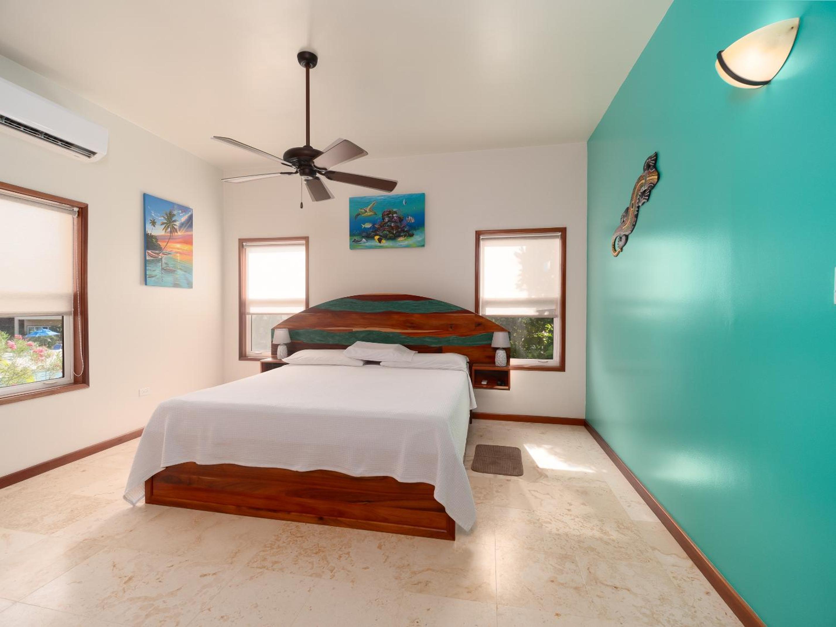 Residences at Barrier Reef 10-2B Oceanfront 2 BR by Stay Floreo