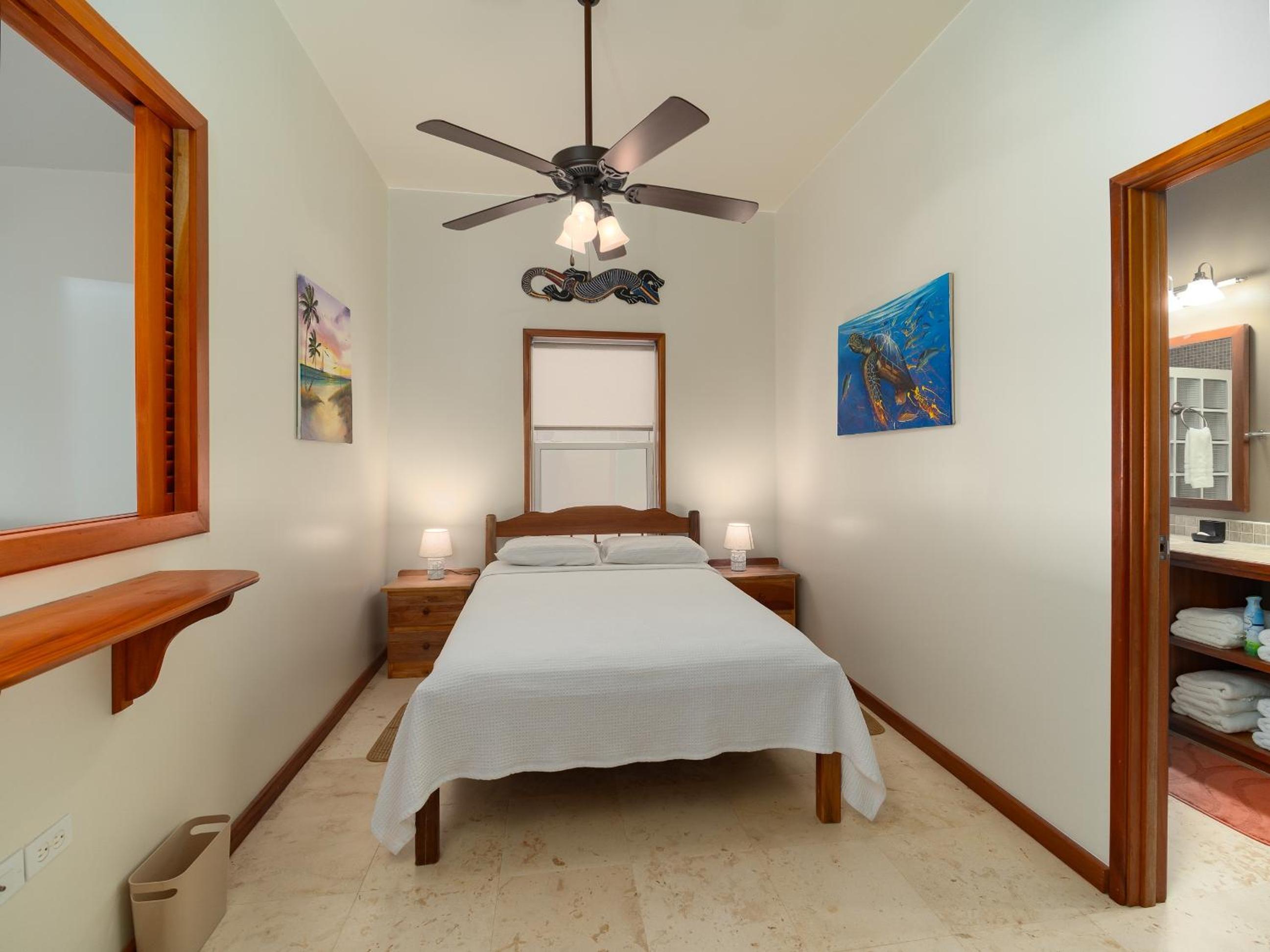 Residences at Barrier Reef 10-2B Oceanfront 2 BR by Stay Floreo