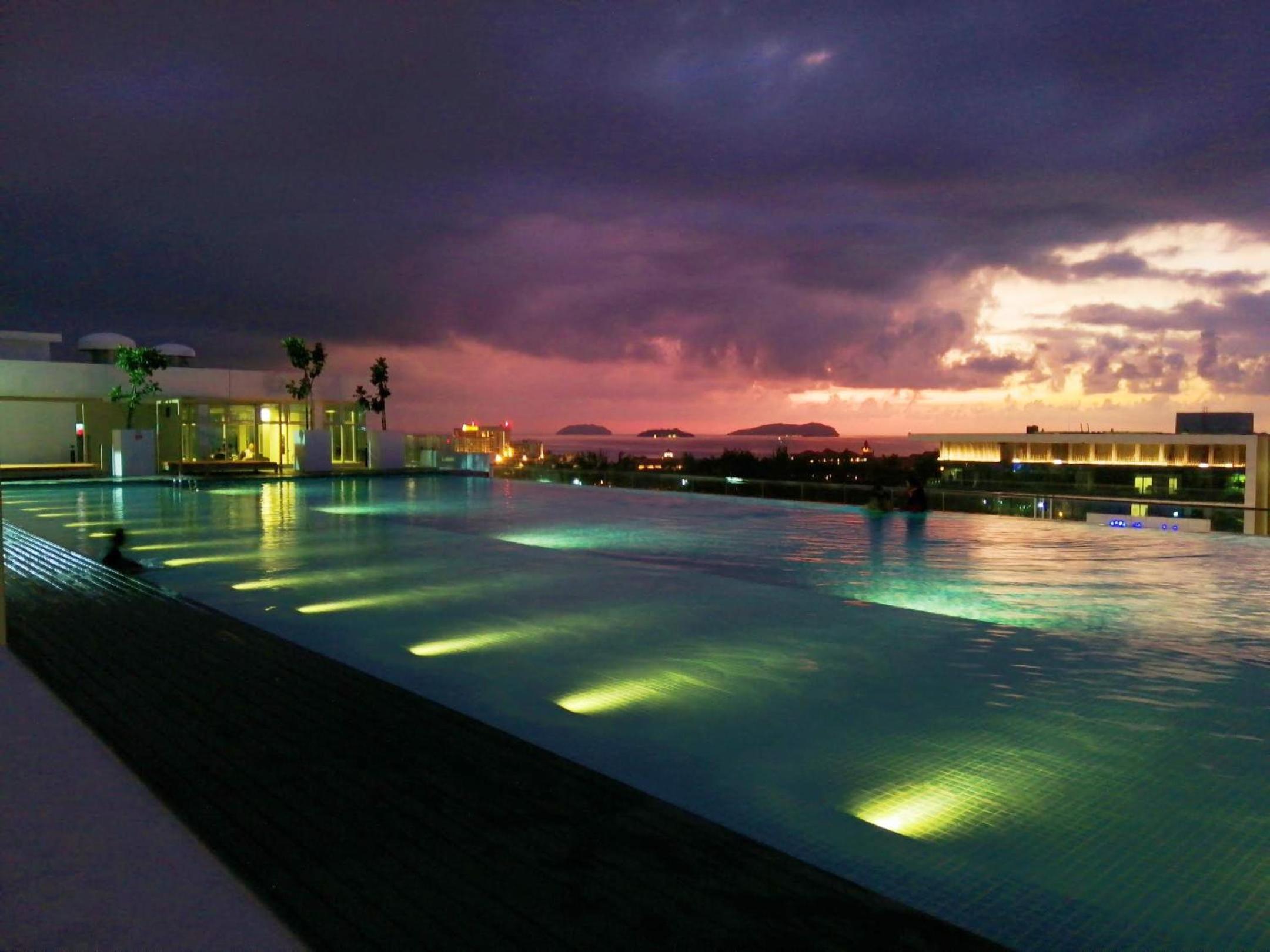 Sutera Avenue Rooftop Infinity Pool KK Infini Stay view 3