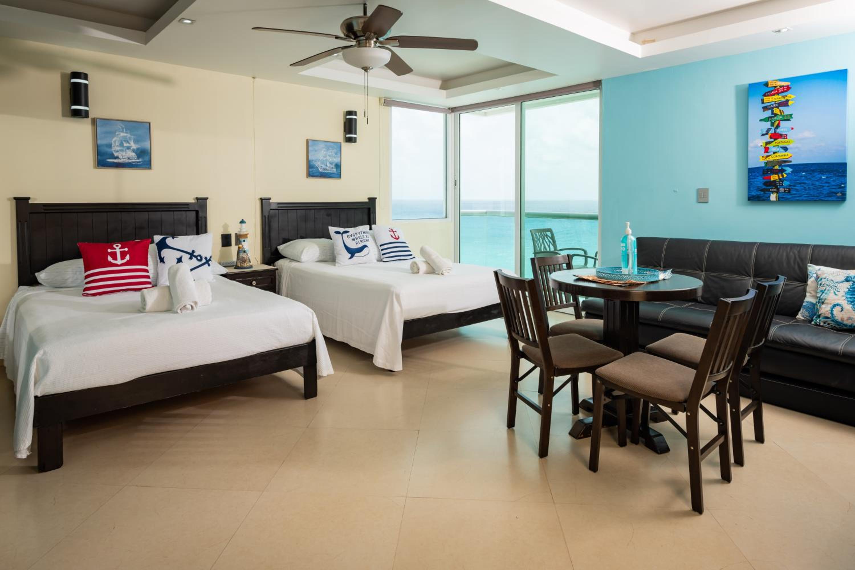 Ocean view in hotel complex - By Aloja RV