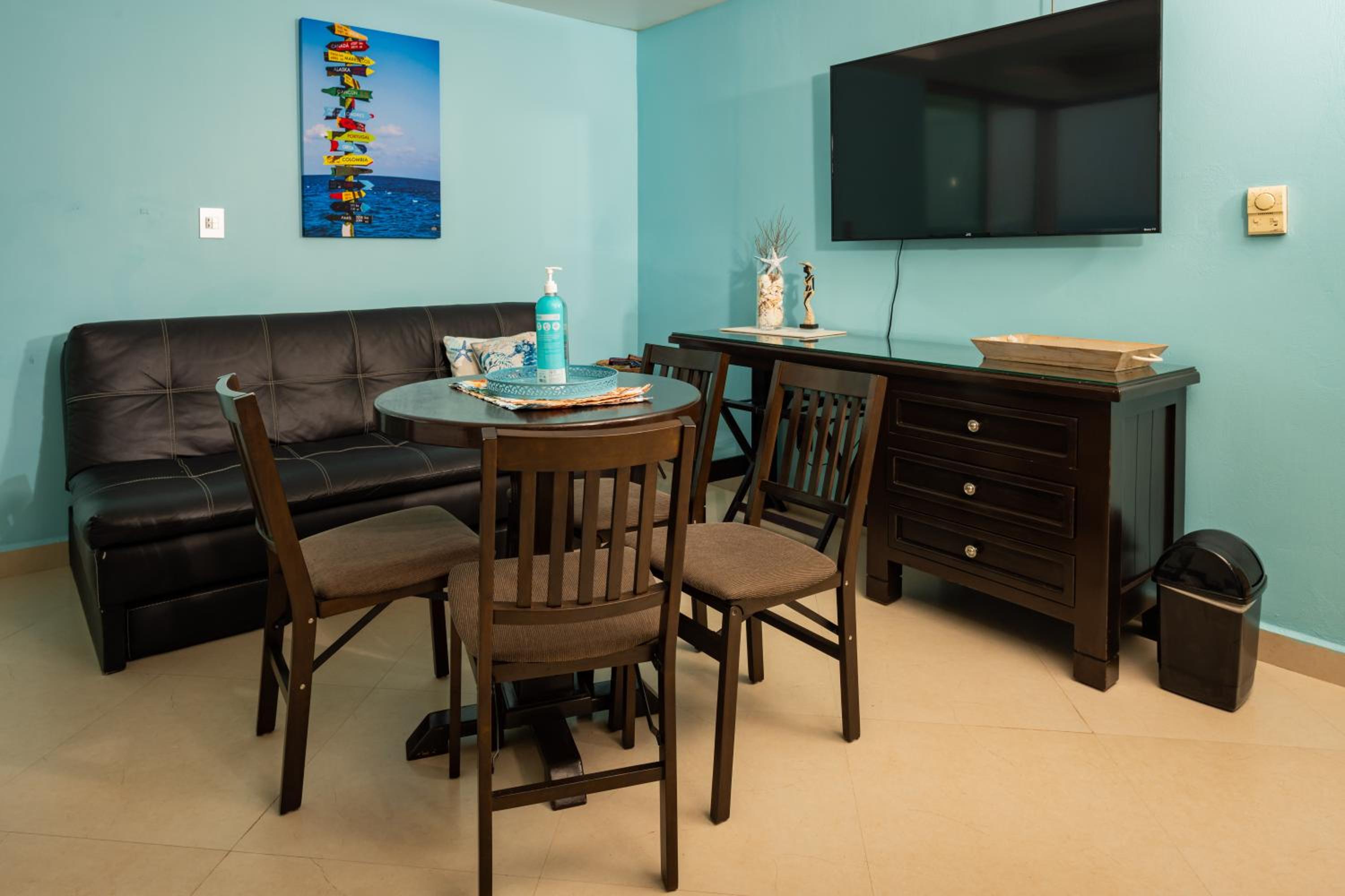 Ocean view in hotel complex - By Aloja RV