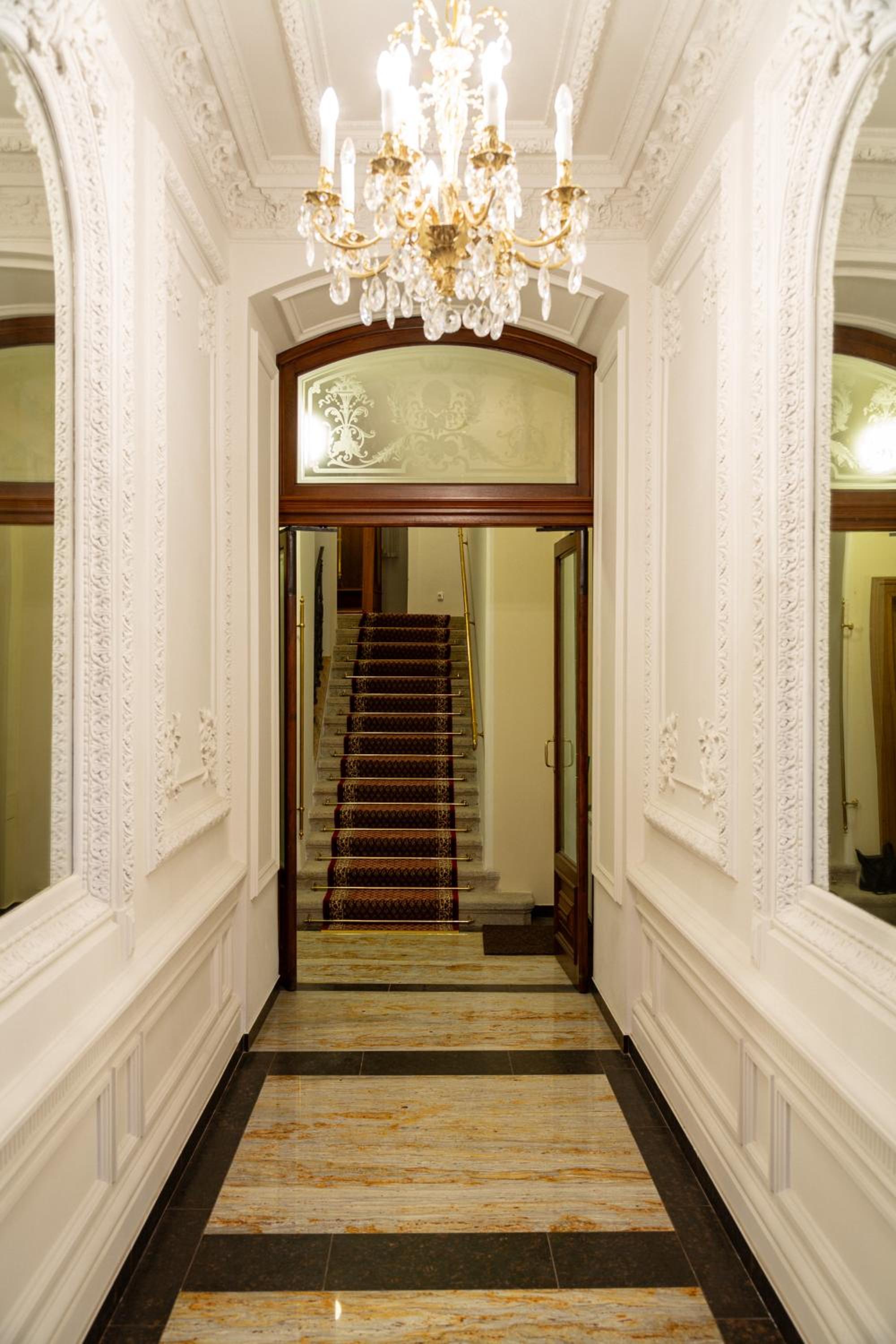 Zlatý Pelikán Apartments