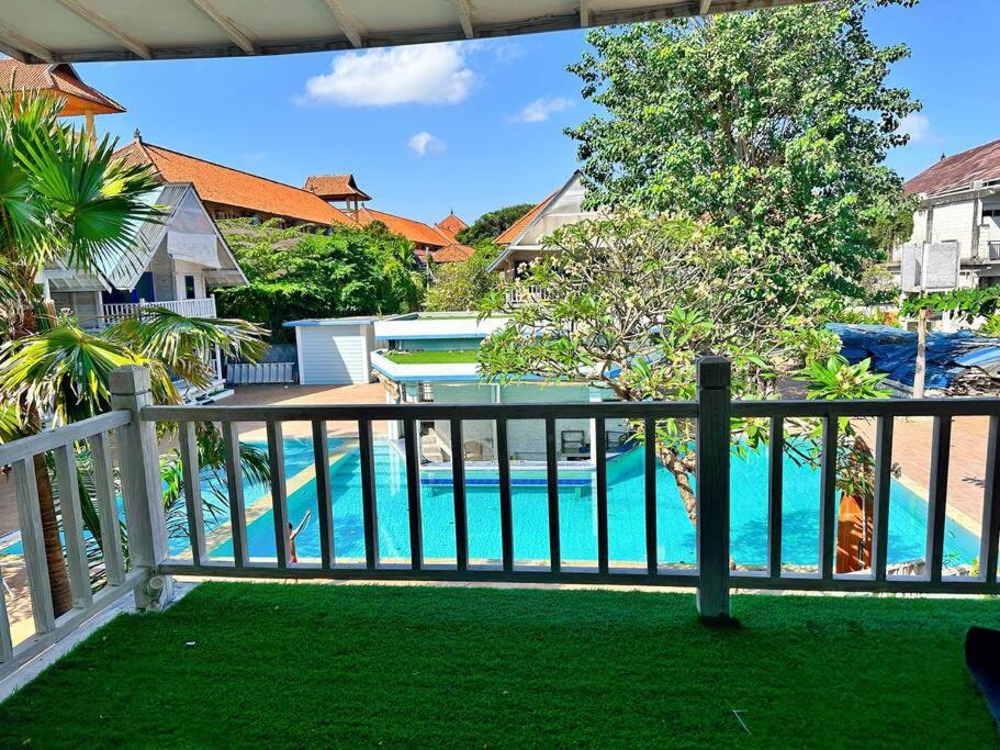 Seminyak hut 1 lux 30 seconds from the 66 beach view 4
