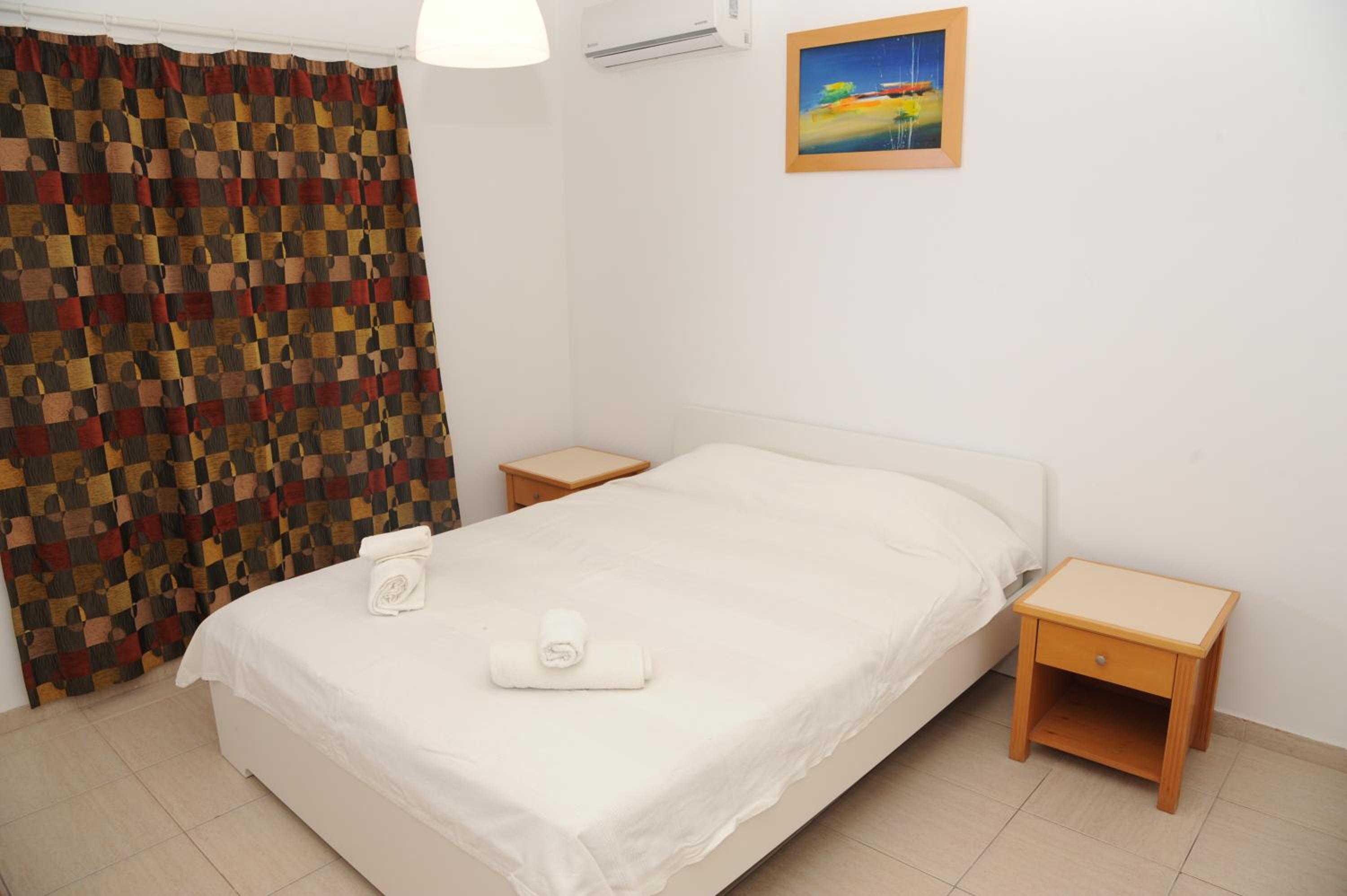 Ariadne Apartments 201 - 300m from Lighthouse beach