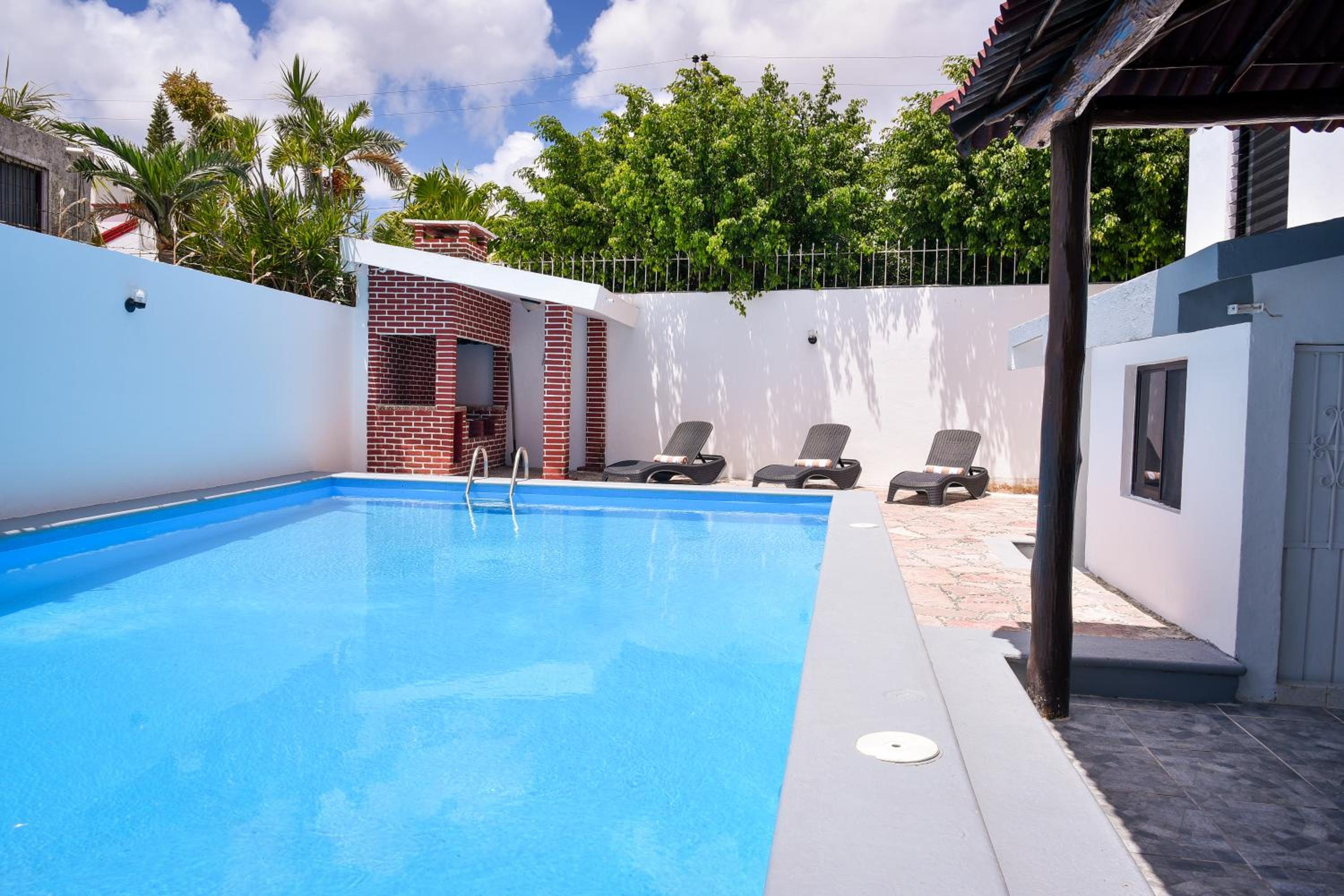 AMAZING HOUSE GREAT LOCATION up to 16 ppl!