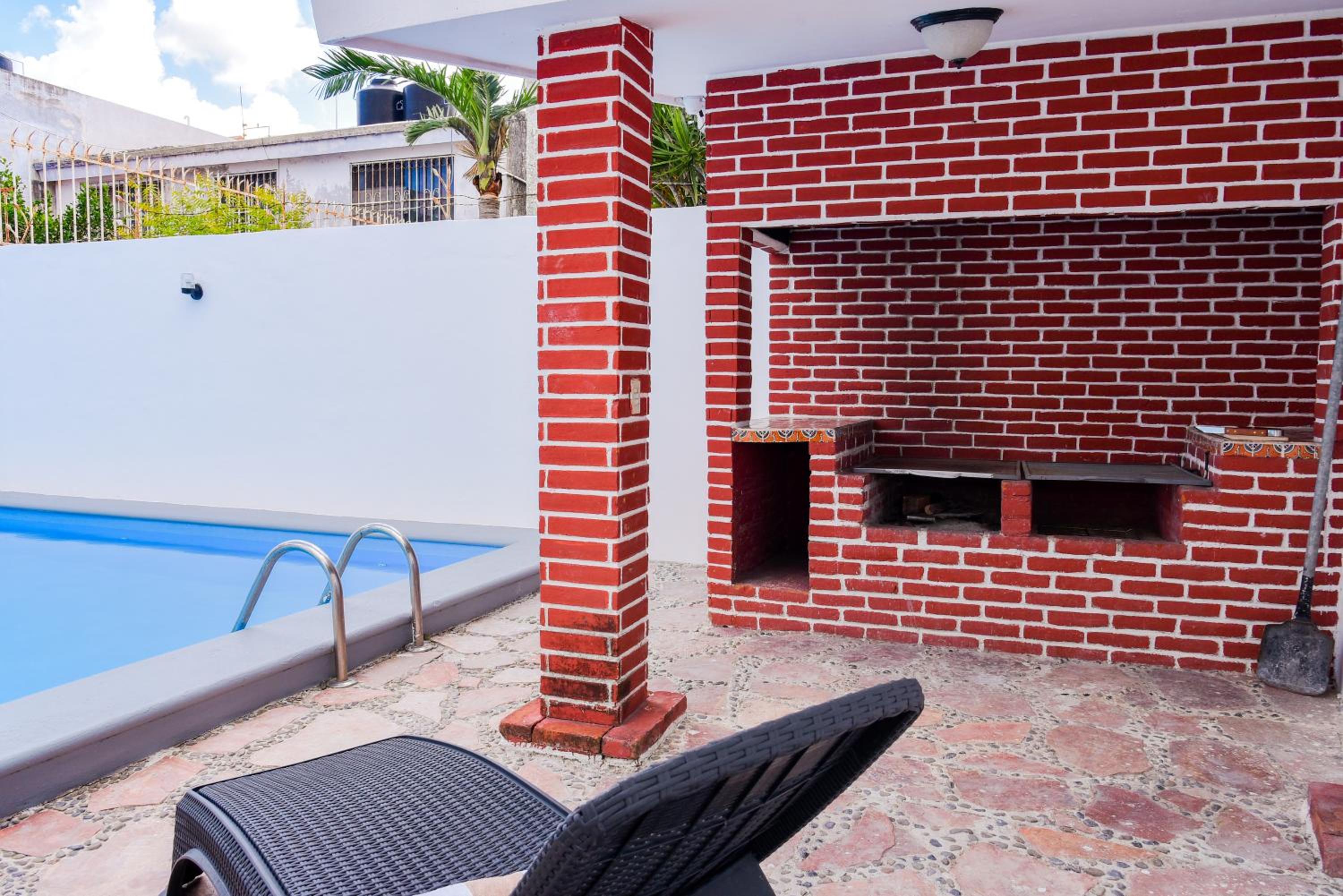 AMAZING HOUSE GREAT LOCATION up to 16 ppl!