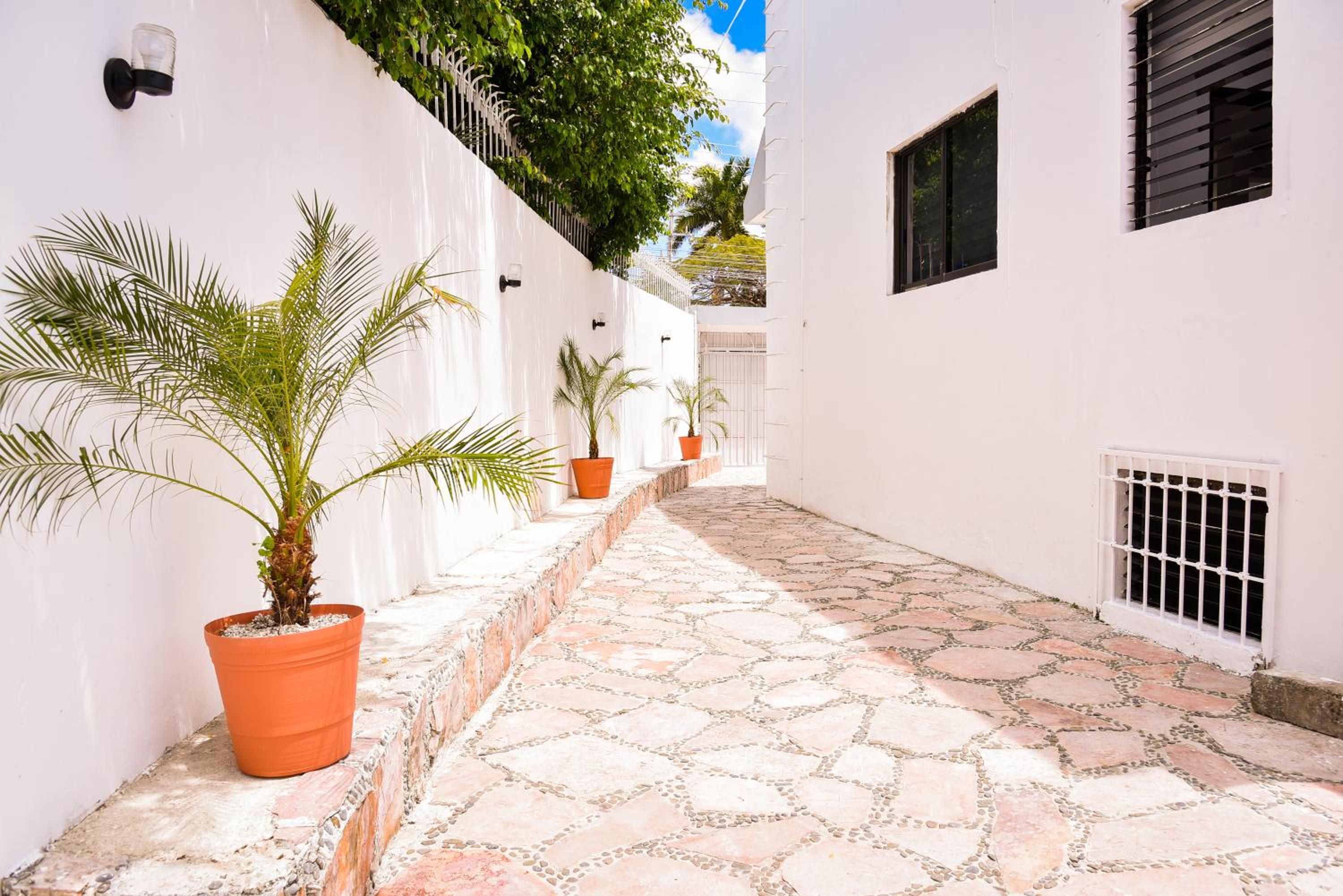 AMAZING HOUSE GREAT LOCATION up to 16 ppl!
