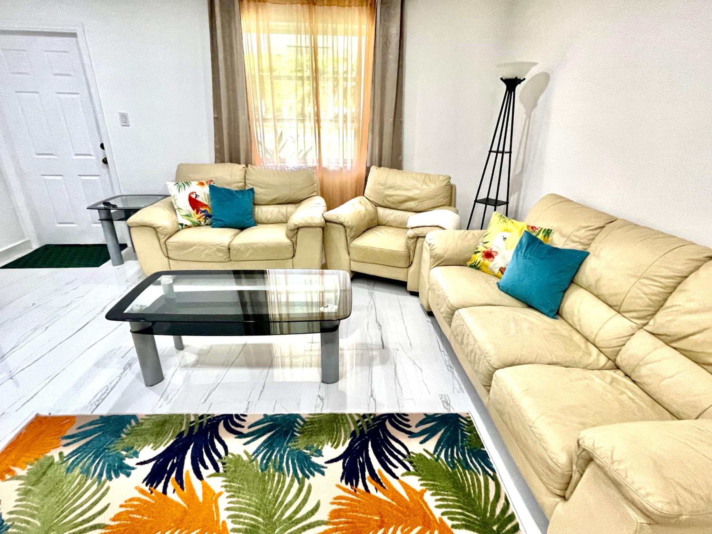 Bright & Cozy House Fort Lauderdale Airport-Cruise Port view 2