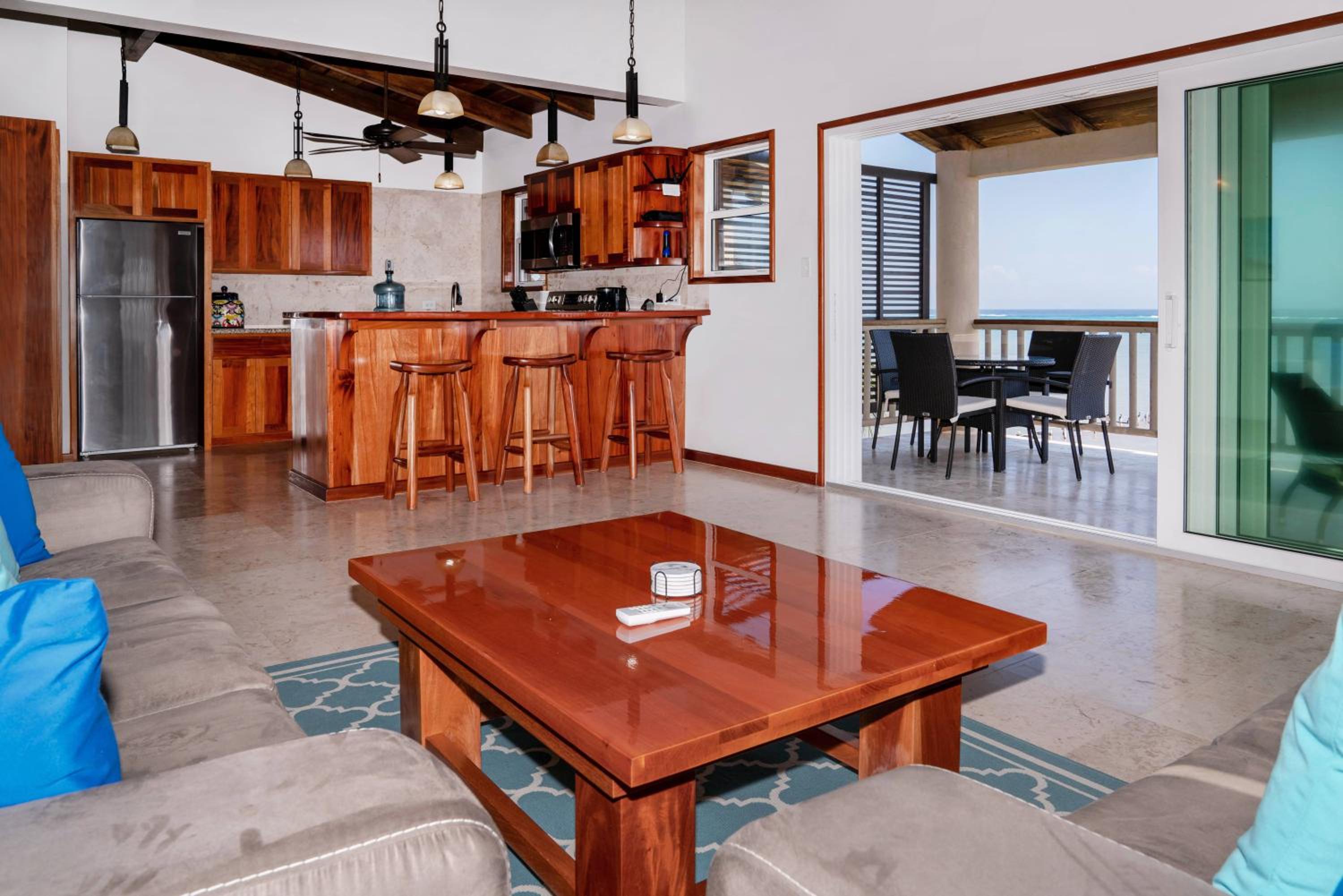 Residences at Barrier Reef 10-3C Oceanfront 2 BR by Stay Floreo