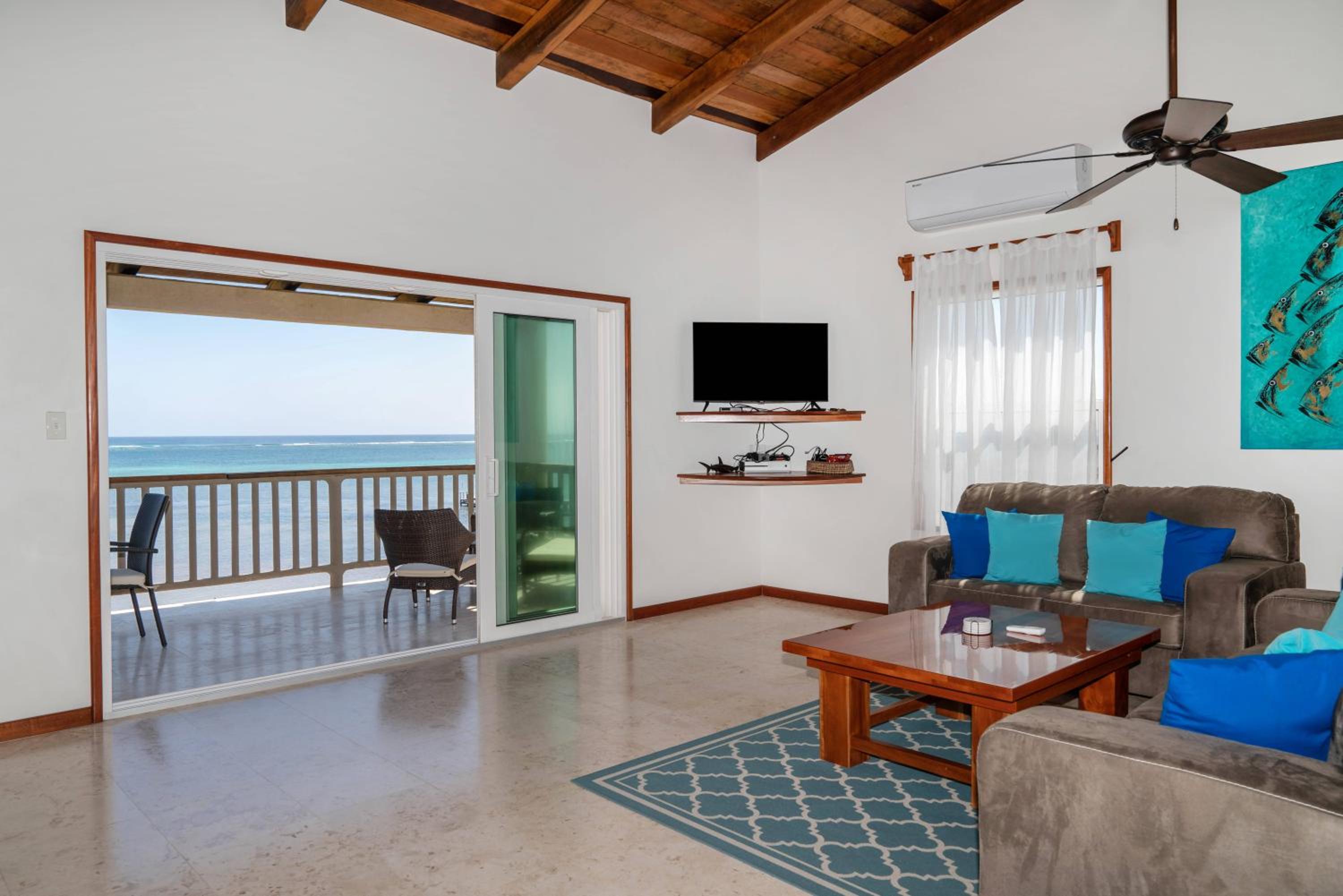 Residences at Barrier Reef 10-3C Oceanfront 2 BR by Stay Floreo