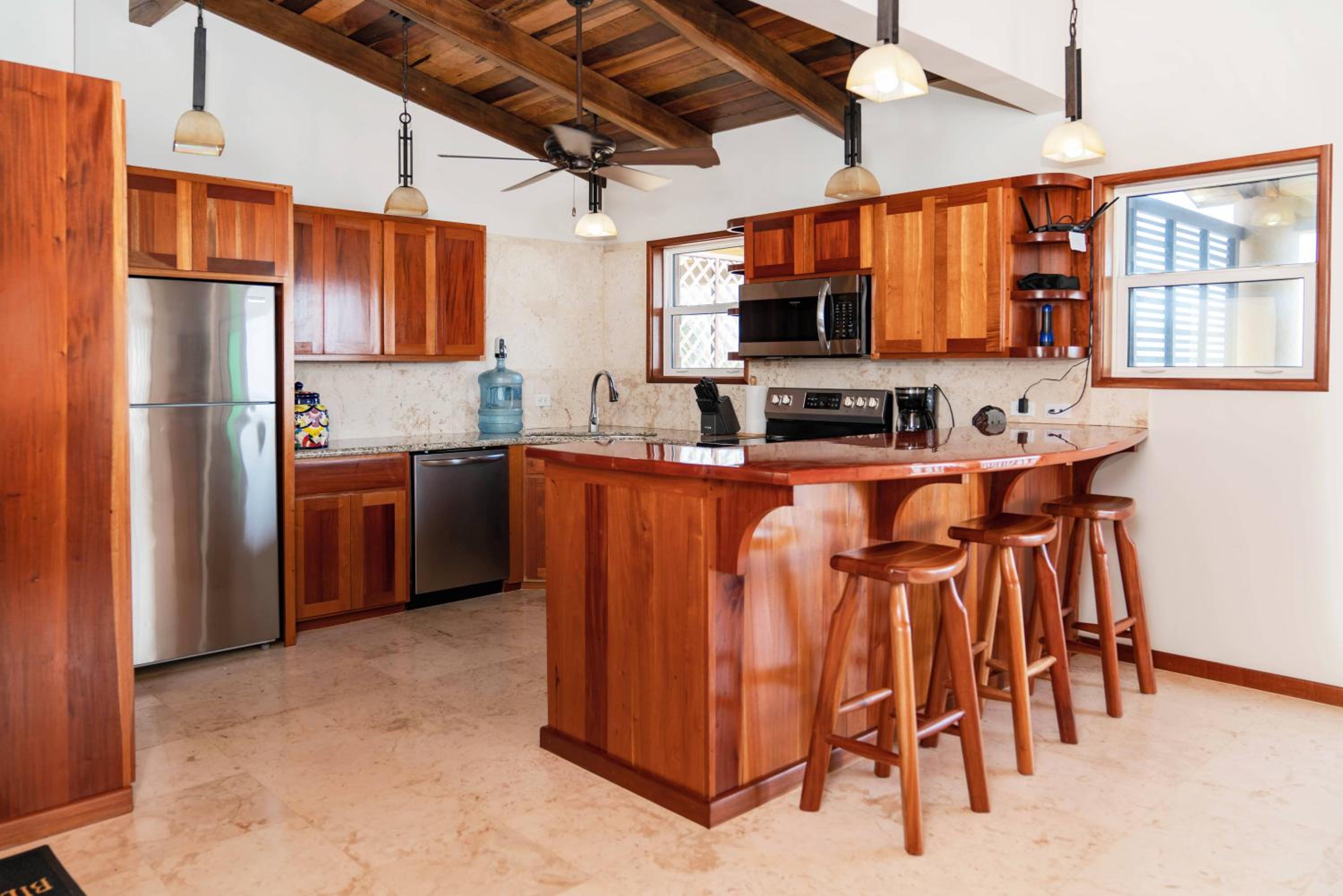 Residences at Barrier Reef 10-3C Oceanfront 2 BR by Stay Floreo