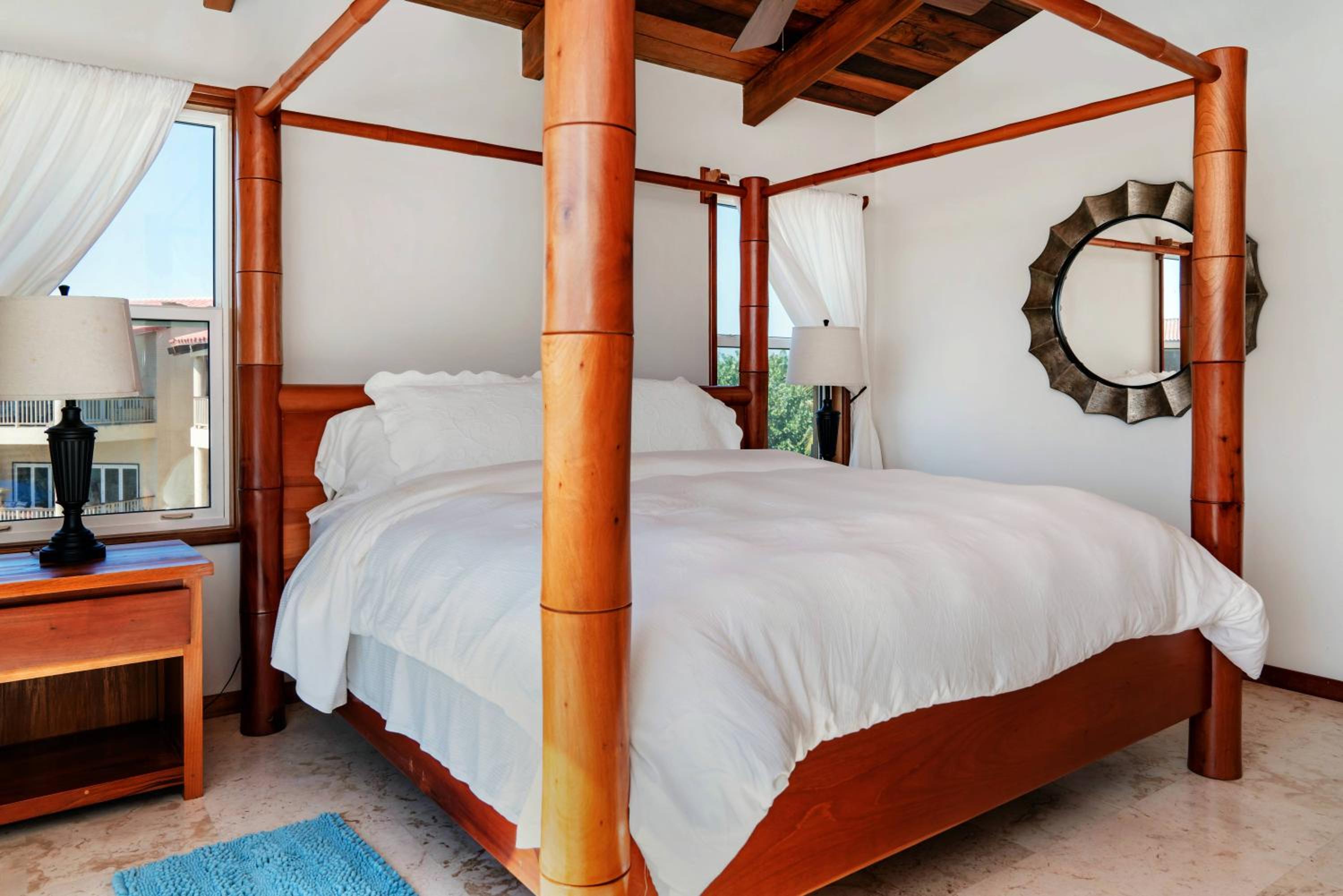 Residences at Barrier Reef 10-3C Oceanfront 2 BR by Stay Floreo