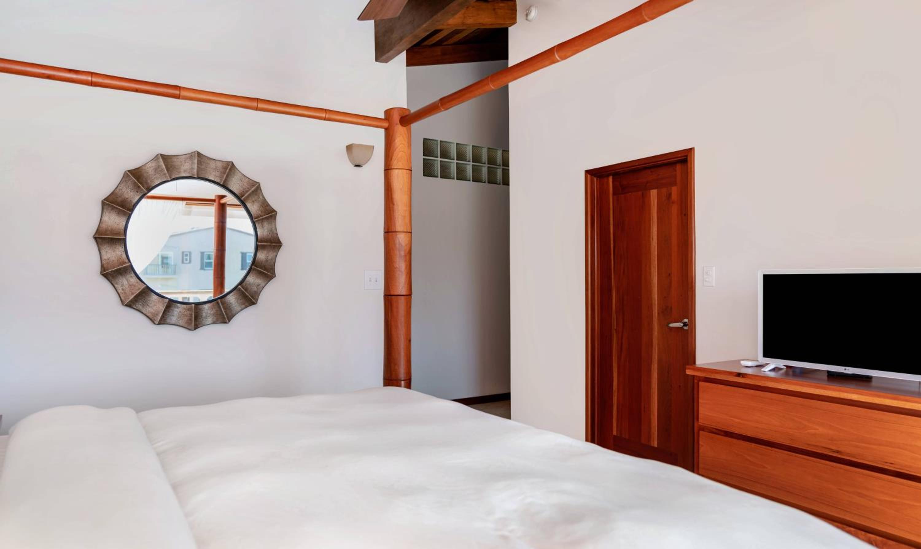 Residences at Barrier Reef 10-3C Oceanfront 2 BR by Stay Floreo