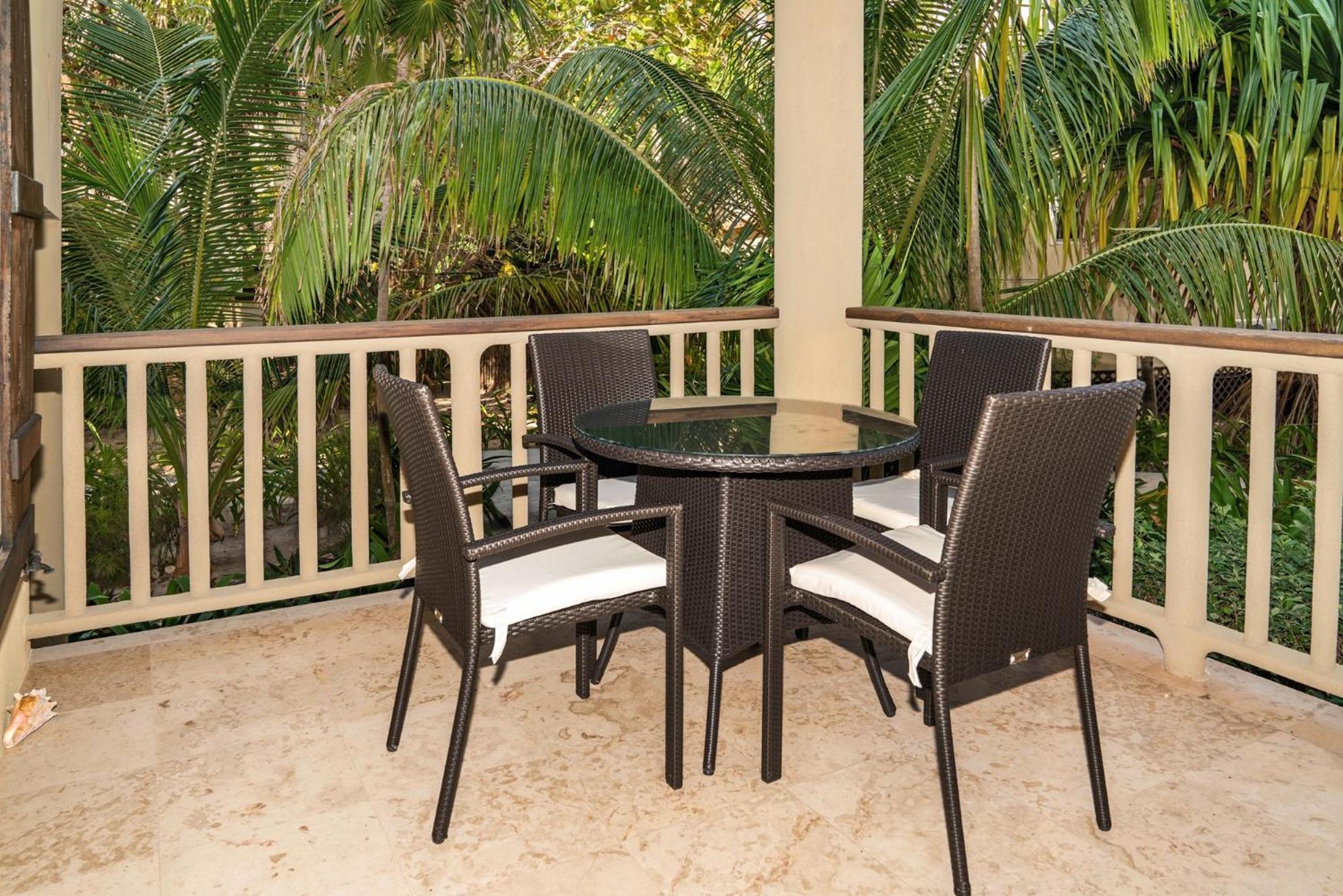 Residences at Barrier Reef 11A Garden View 2 BR by Stay Floreo