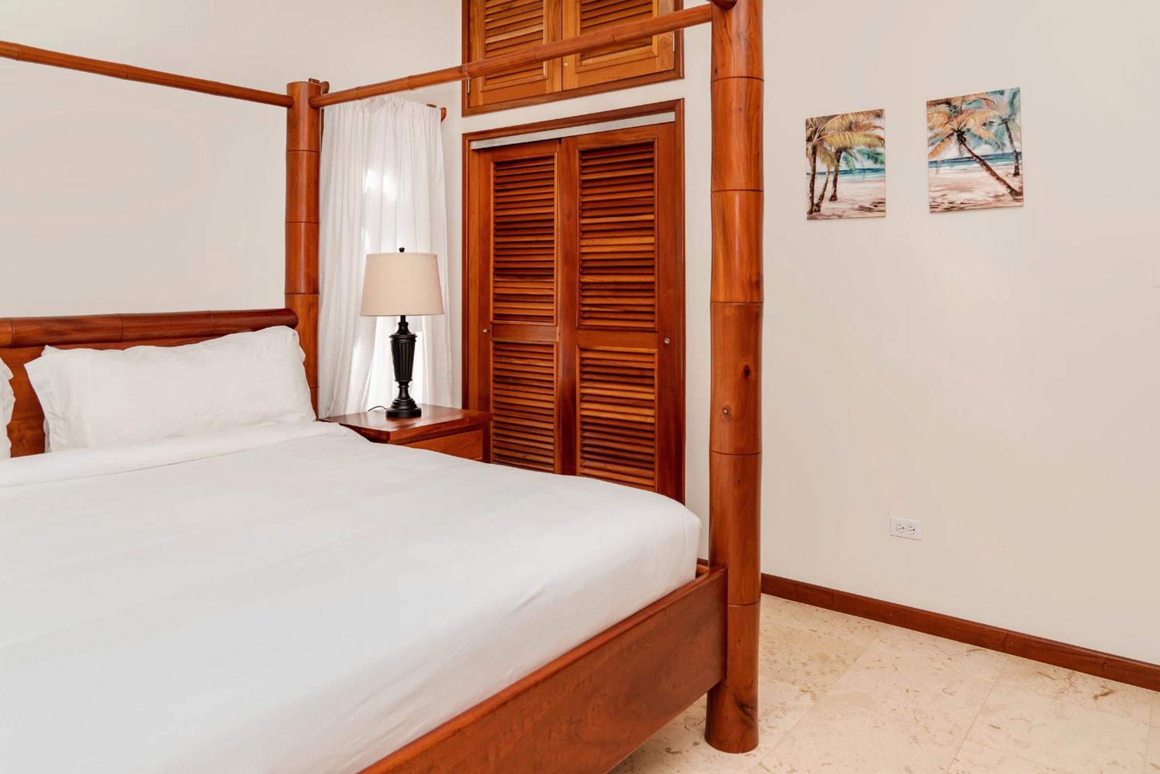Residences at Barrier Reef 11A Garden View 2 BR by Stay Floreo