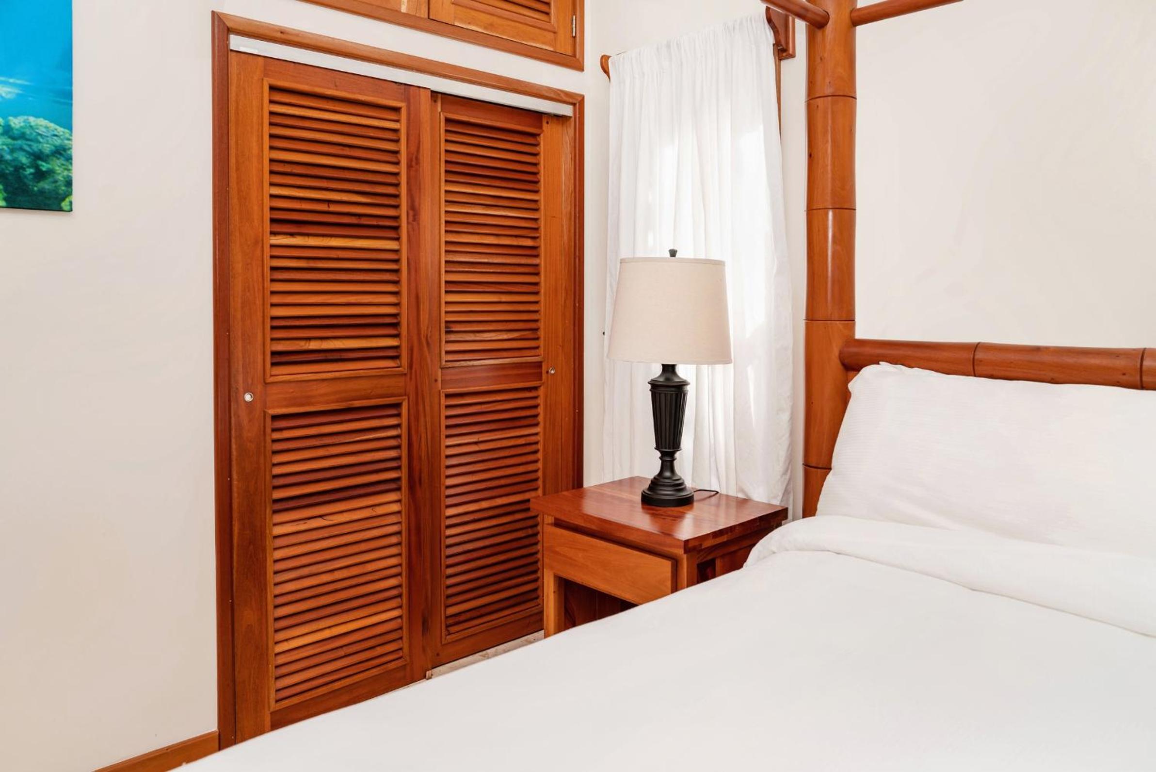 Residences at Barrier Reef 11A Garden View 2 BR by Stay Floreo