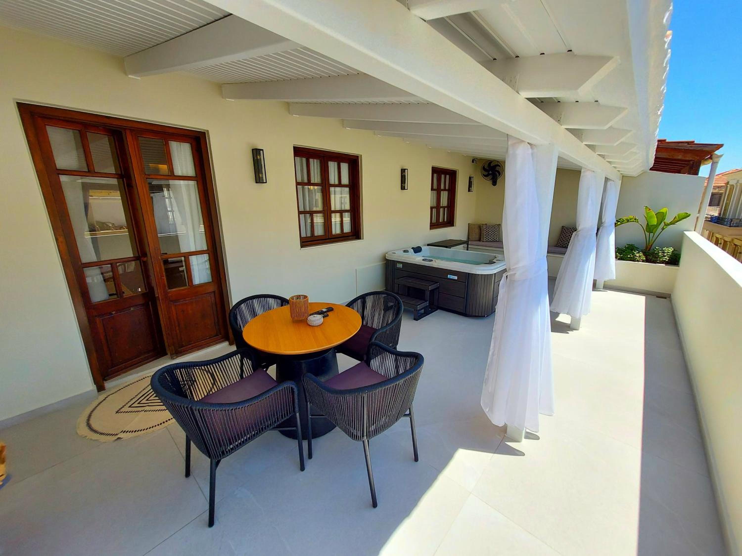 Minares Luxury Suite photo 3