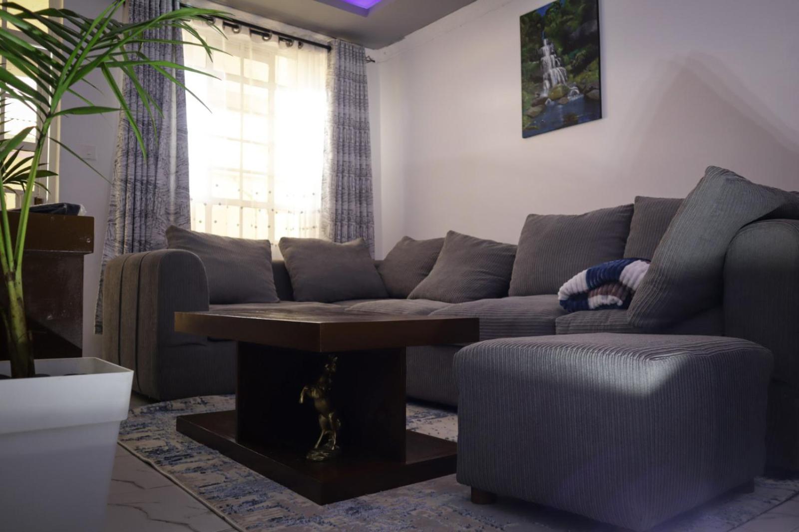Summit View Suite - A two bedroom Apartment view 3