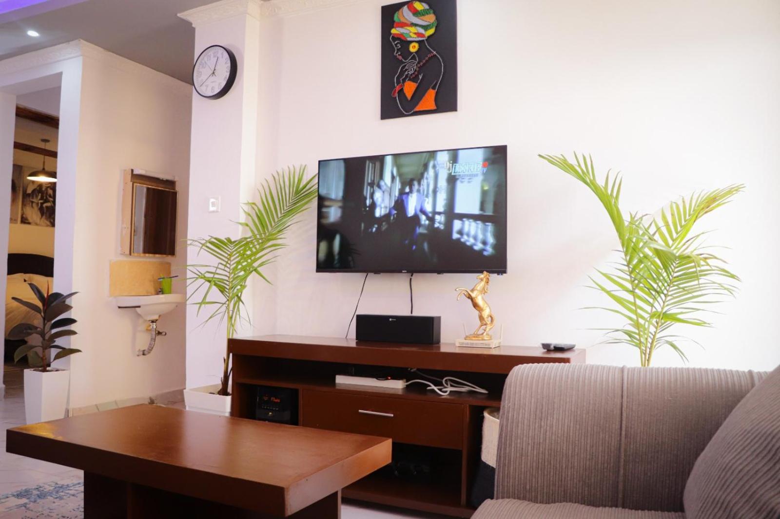 Summit View Suite - A two bedroom Apartment view 4