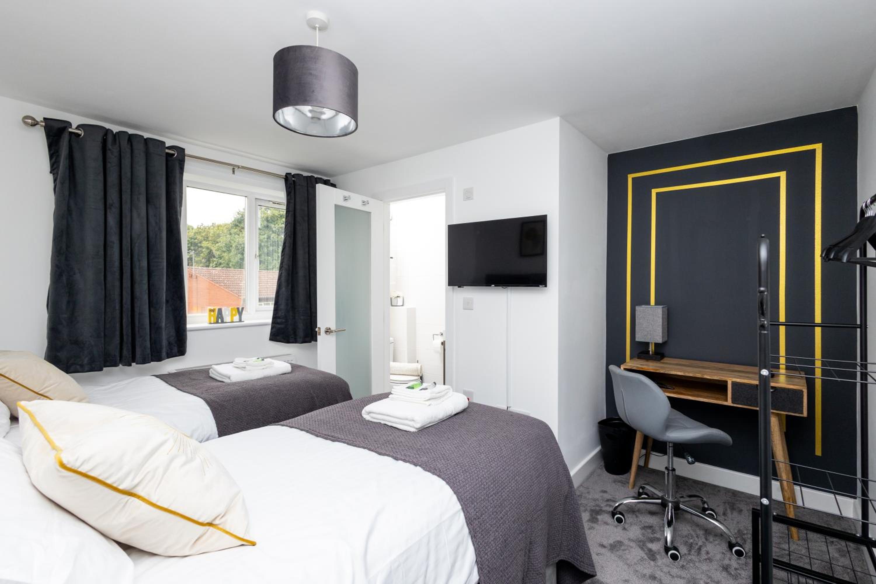 Greenwood by Alt-Stay Contractor Accommodation - 4 Bed Contractor Home With Parking, Wi-Fi & Full Kitchen - Ideal For Long stays view 5