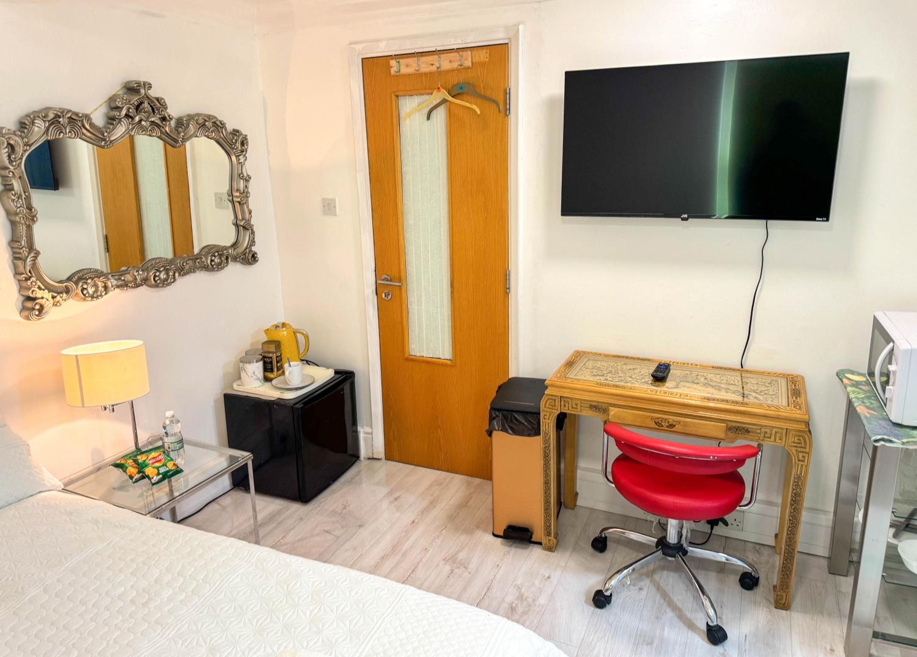 Luxury En-Suite Room in Prime Solihull Town Centre Location view 5