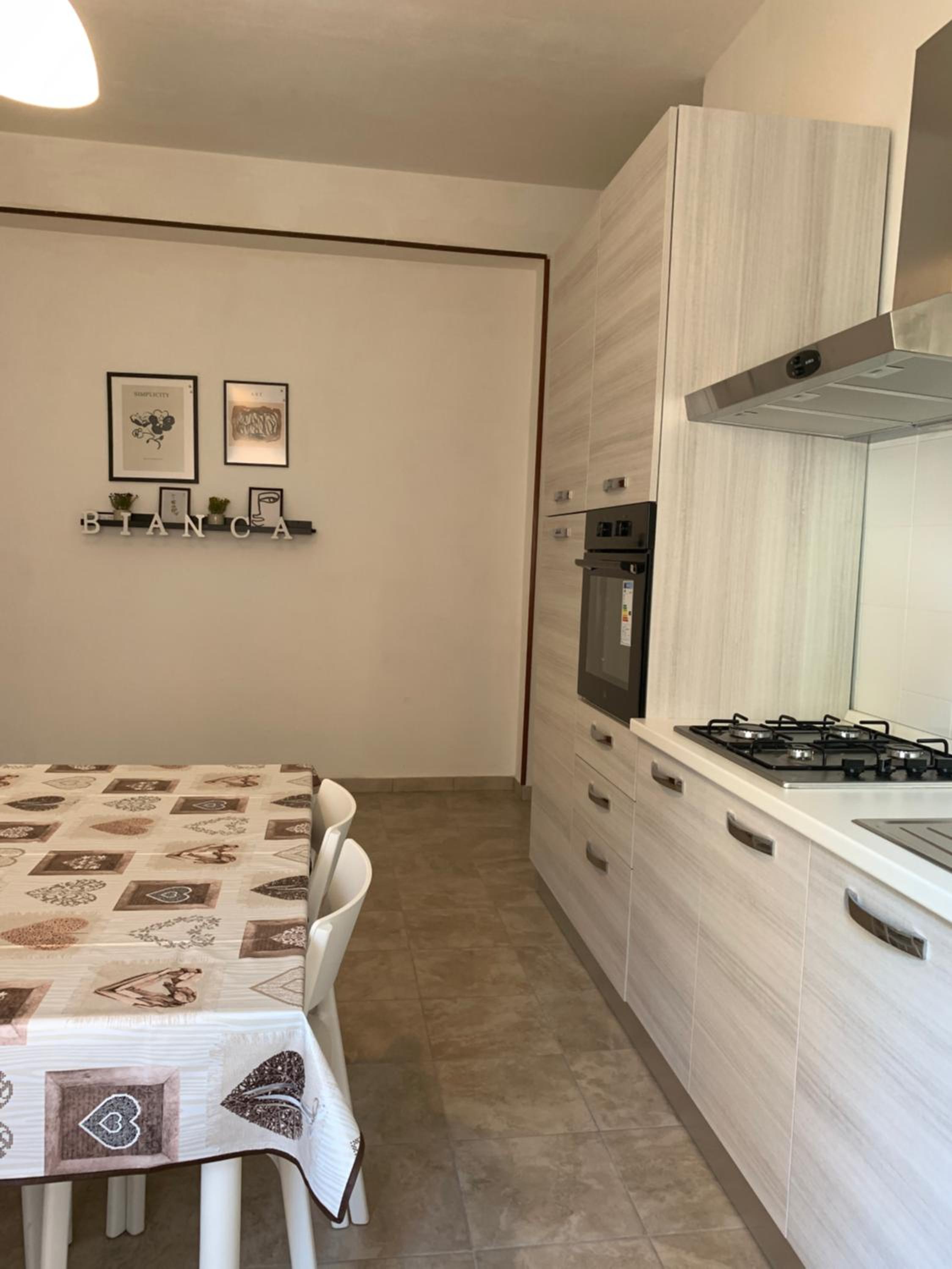 Casa Bianca en Iglesias — kitchen
