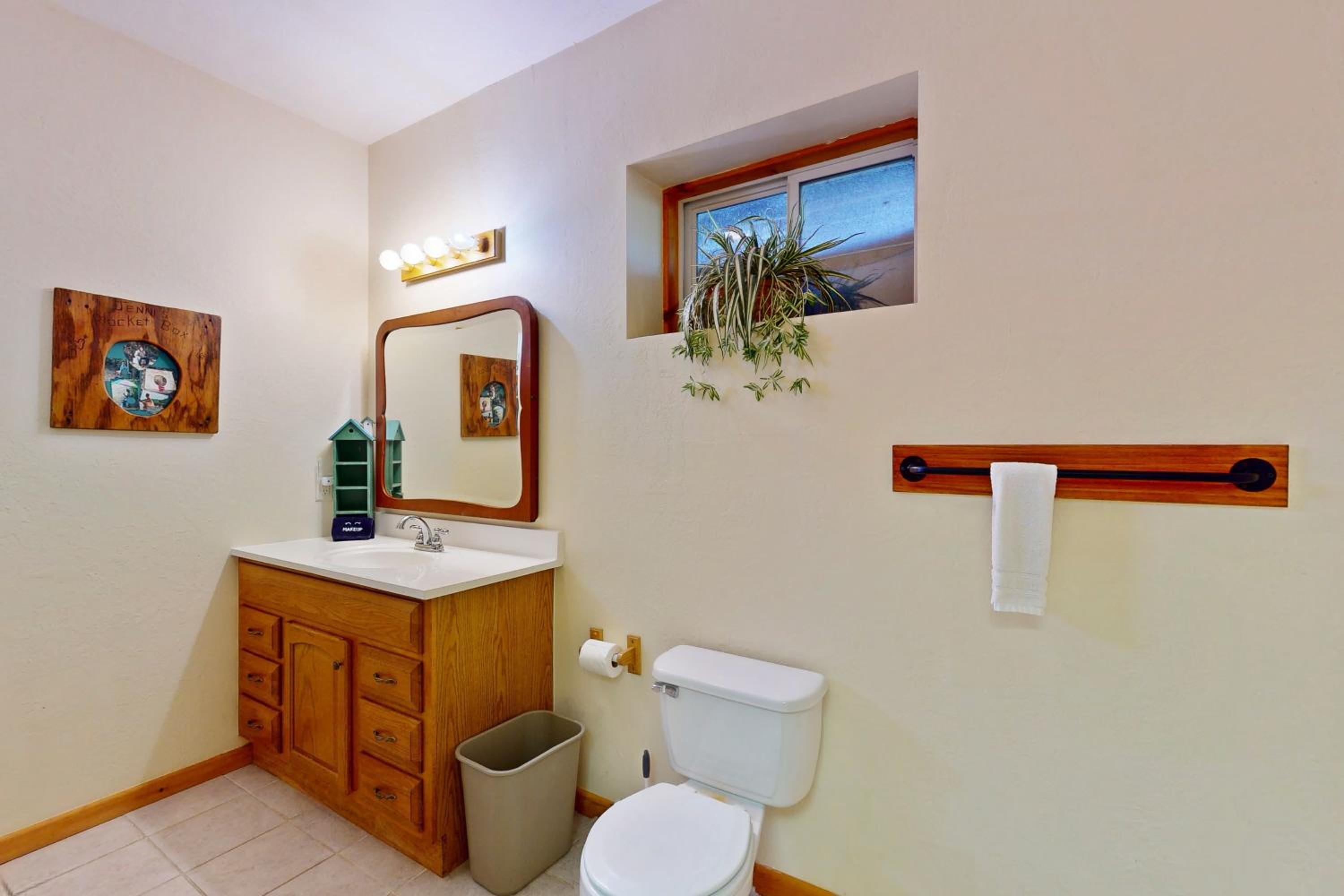 3BR Water View, Hot Tub, Fireplace and Balcony
